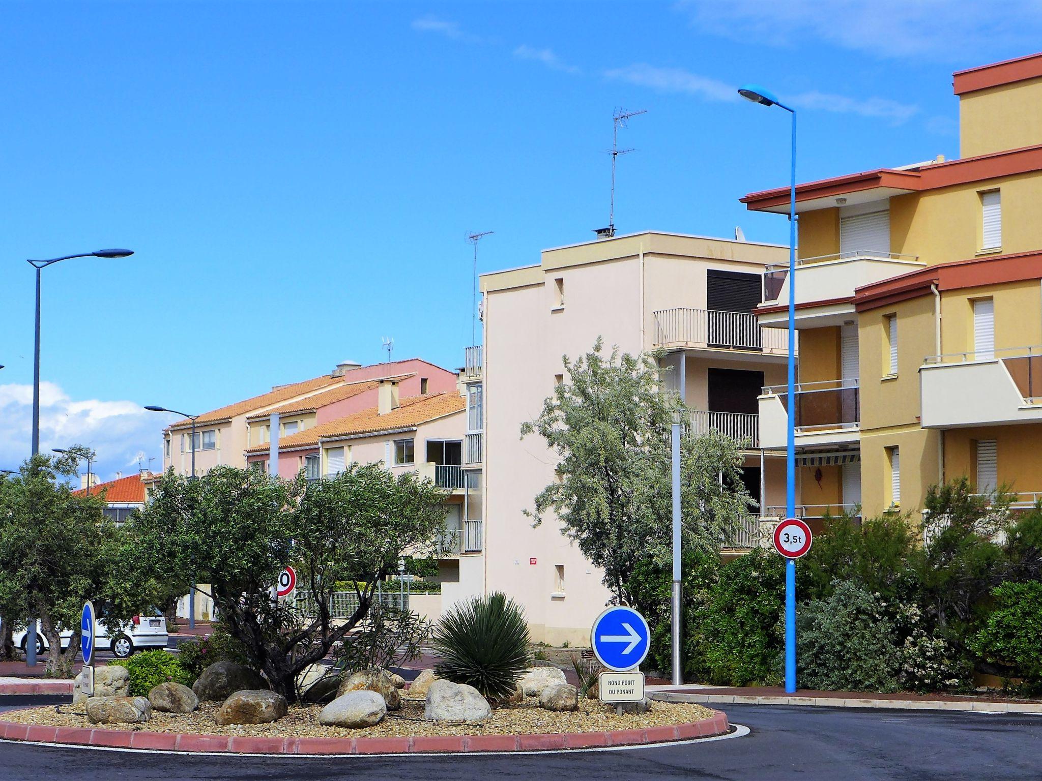 Foto 14 - Apartamento de 2 habitaciones en Narbonne con vistas al mar