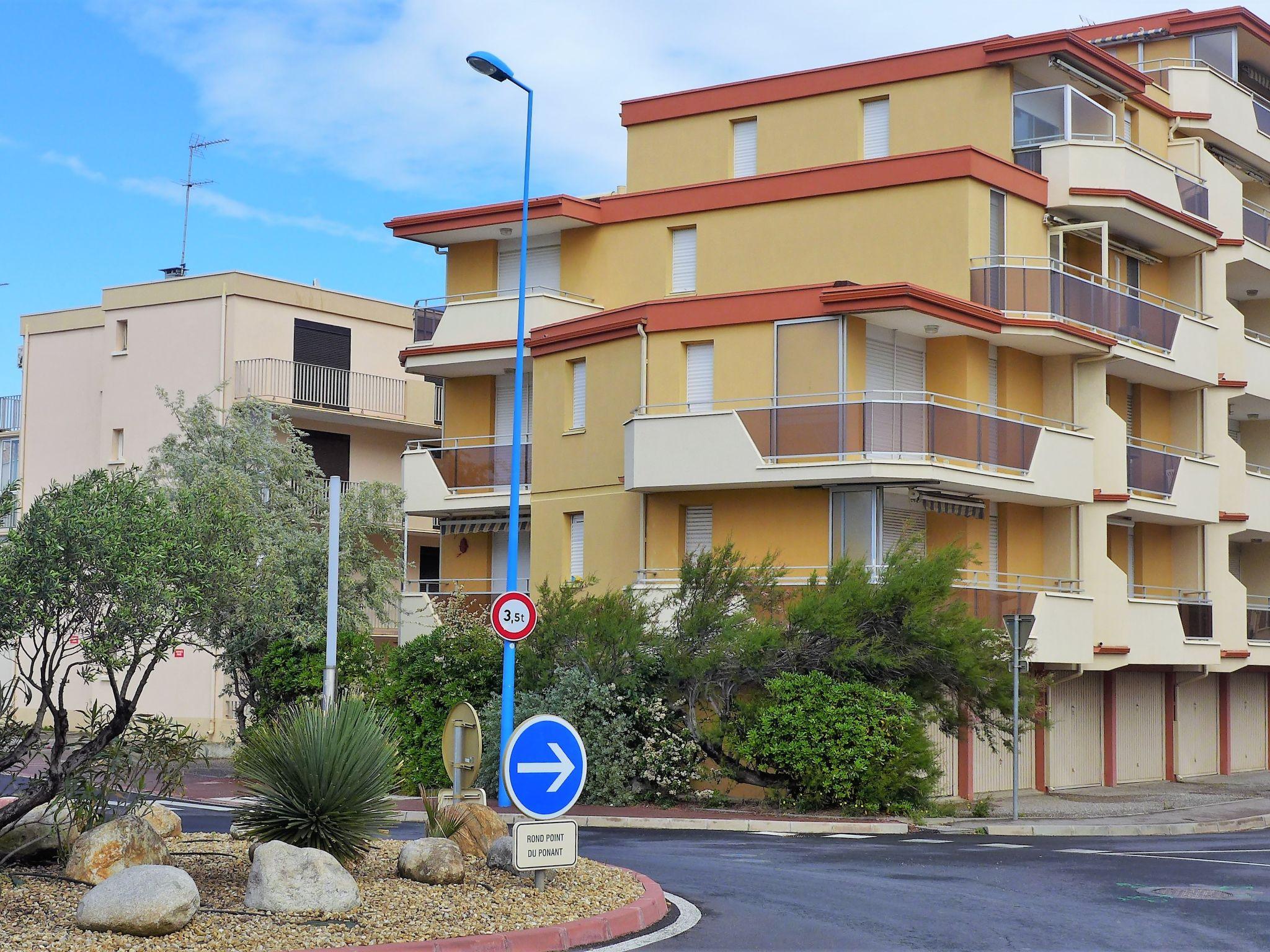 Foto 17 - Apartamento de 2 habitaciones en Narbonne con vistas al mar