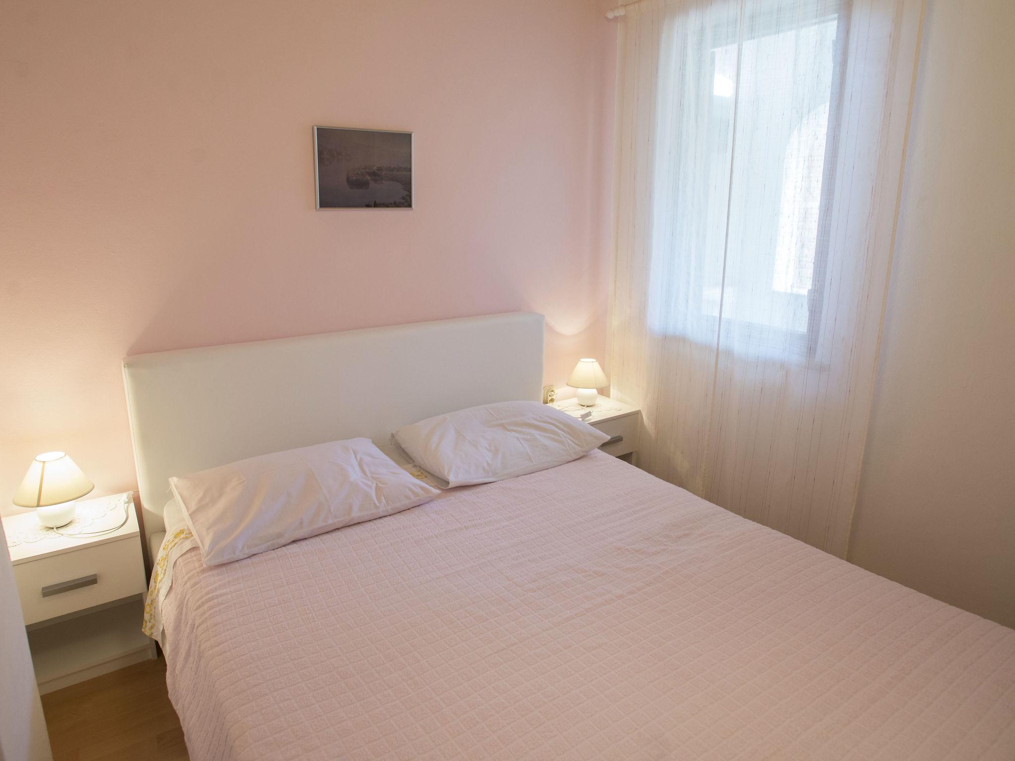 Foto 17 - Appartamento con 2 camere da letto a Vodnjan con giardino e terrazza
