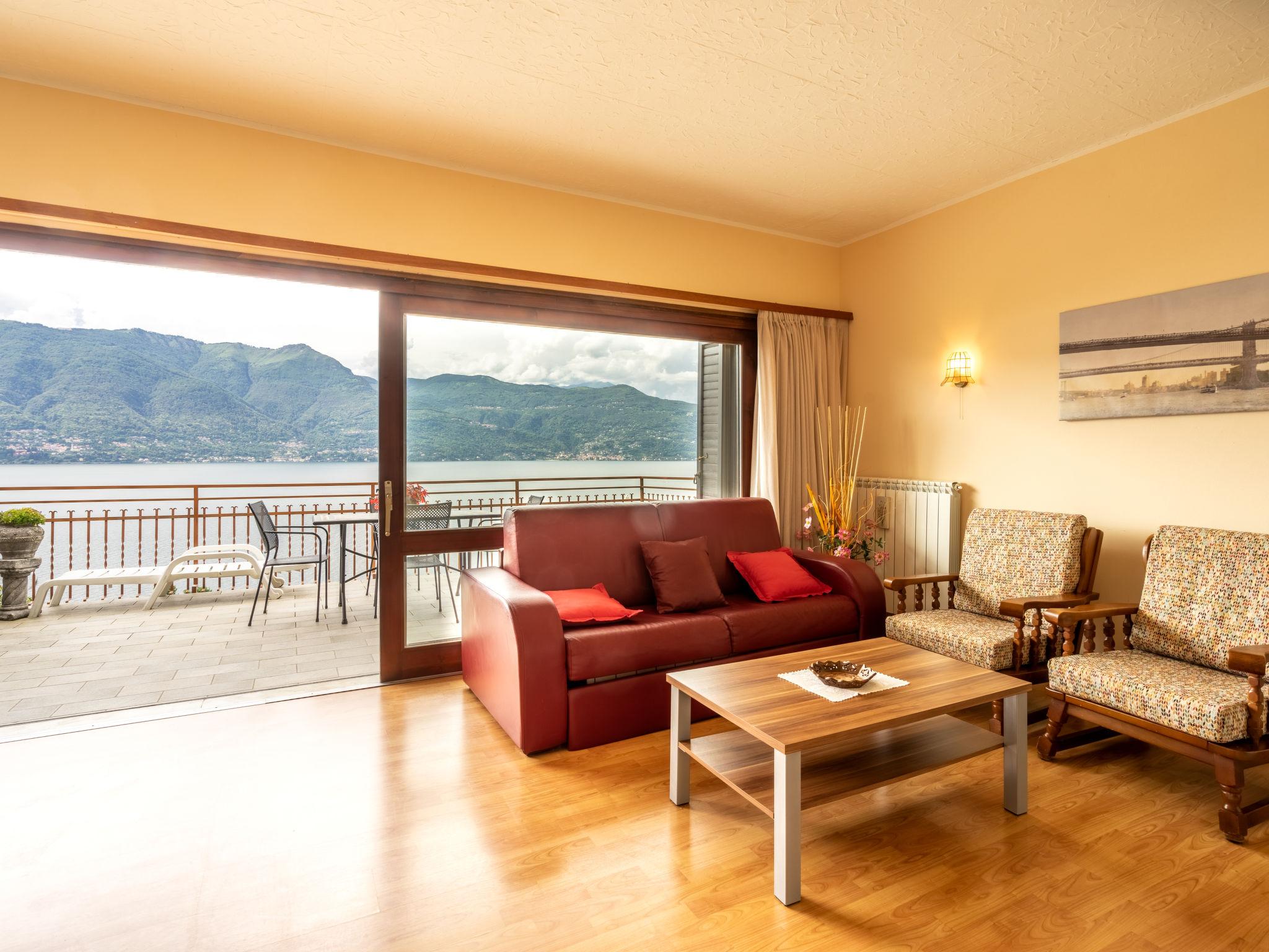 Photo 4 - 1 bedroom Apartment in Porto Valtravaglia with terrace and mountain view