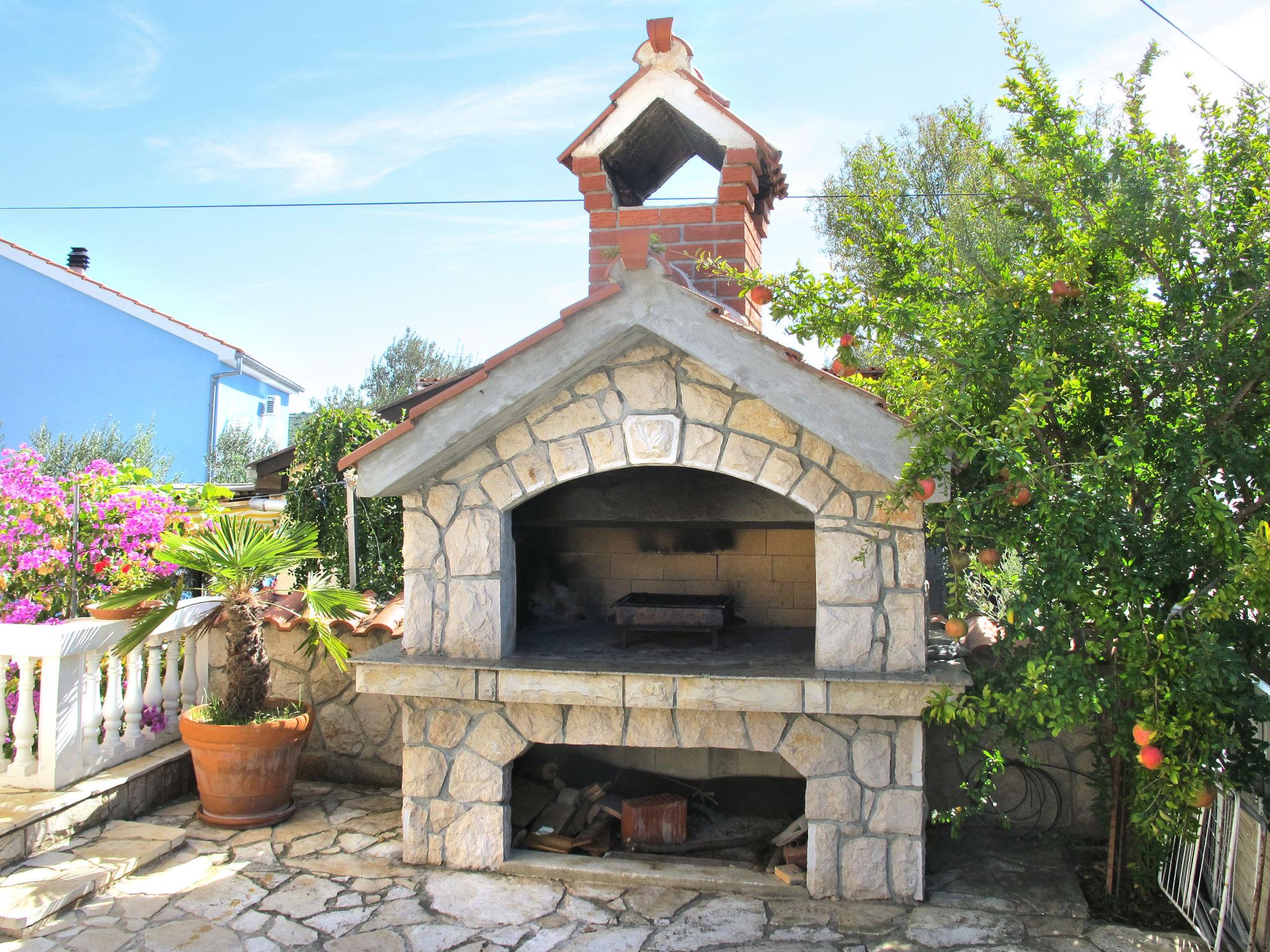 Photo 10 - Appartement de 2 chambres à Tisno avec terrasse et vues à la mer