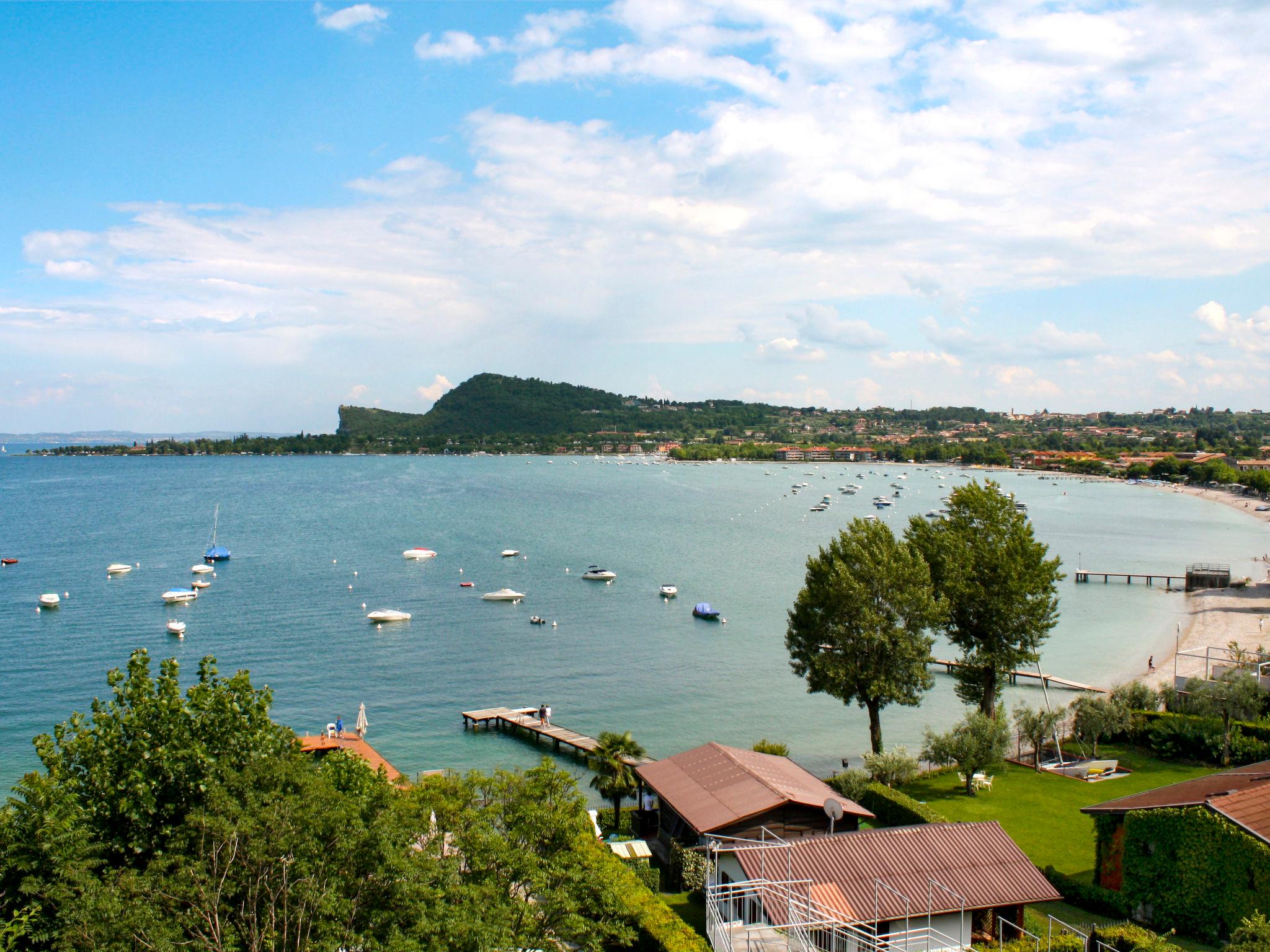 Foto 3 - Apartamento de 2 habitaciones en Manerba del Garda con piscina y vistas a la montaña