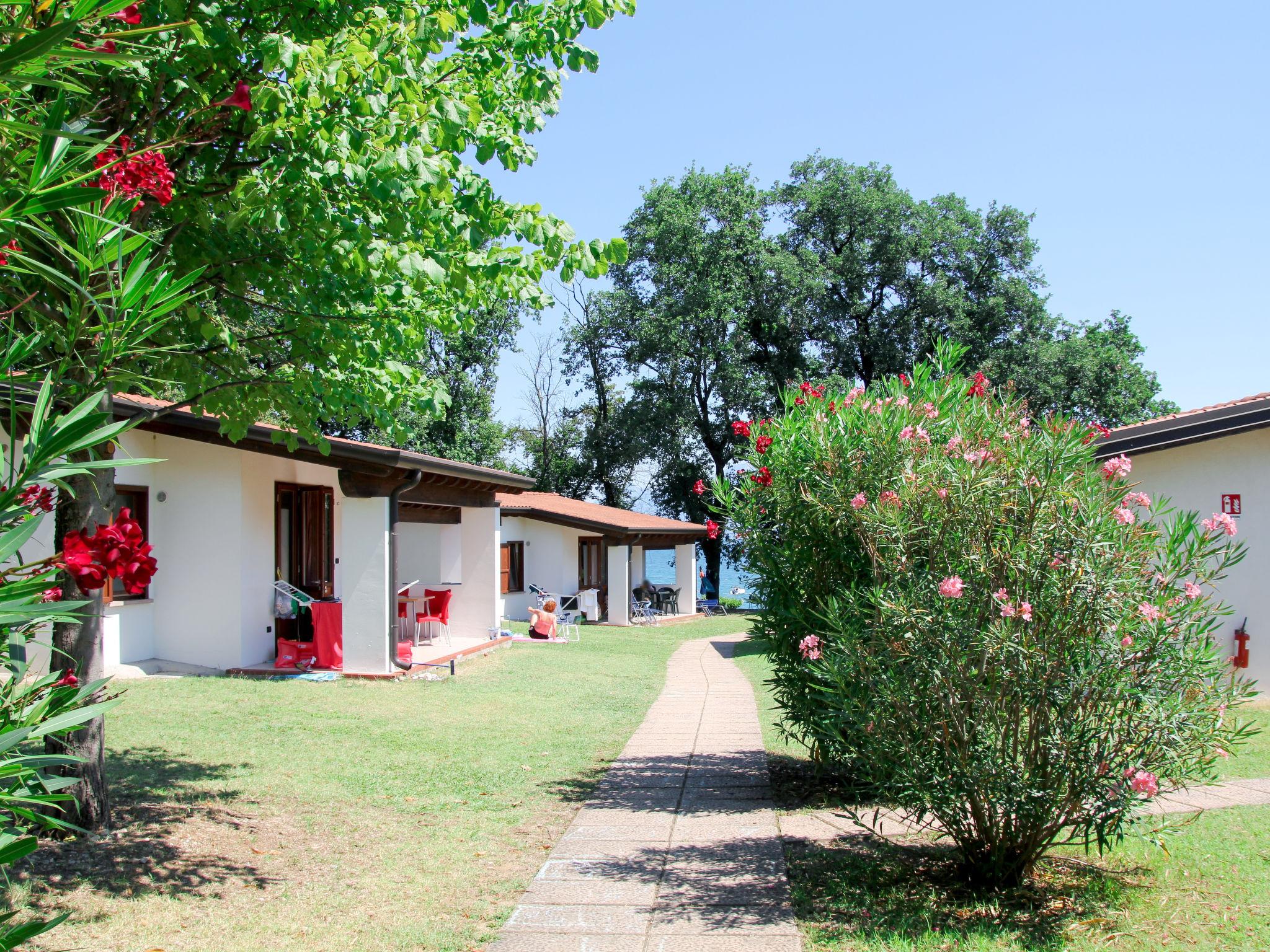 Photo 29 - Maison de 1 chambre à Manerba del Garda avec piscine et vues sur la montagne