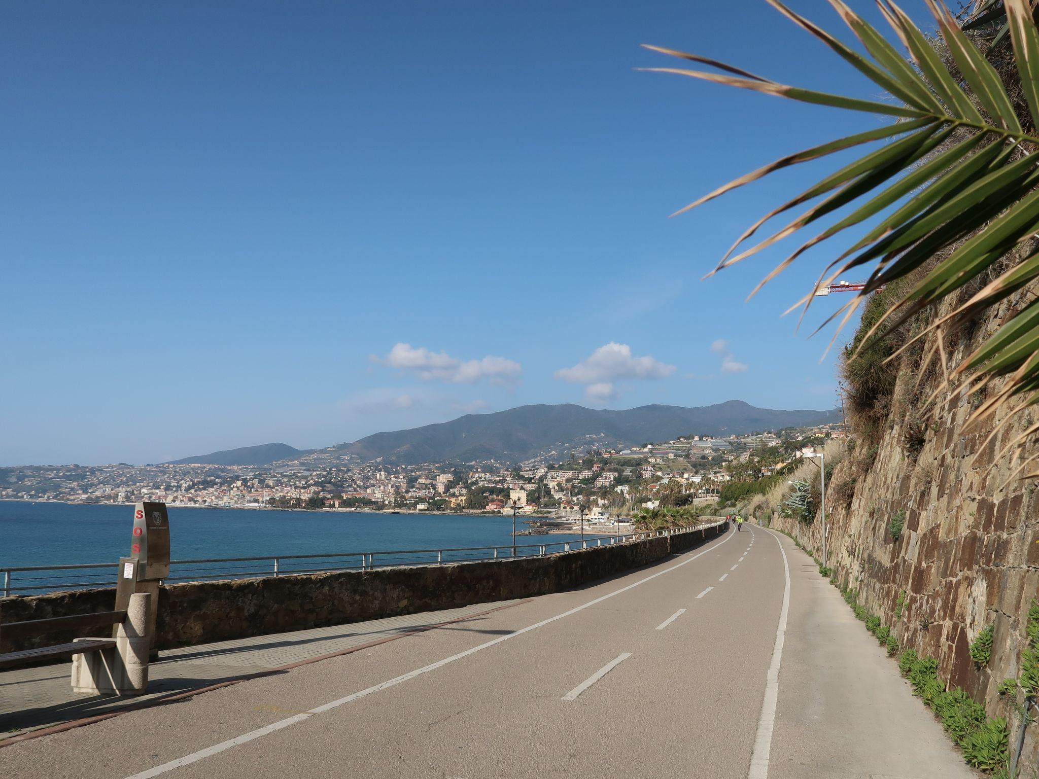 Foto 18 - Apartamento de 1 quarto em Sanremo com terraço e vistas do mar