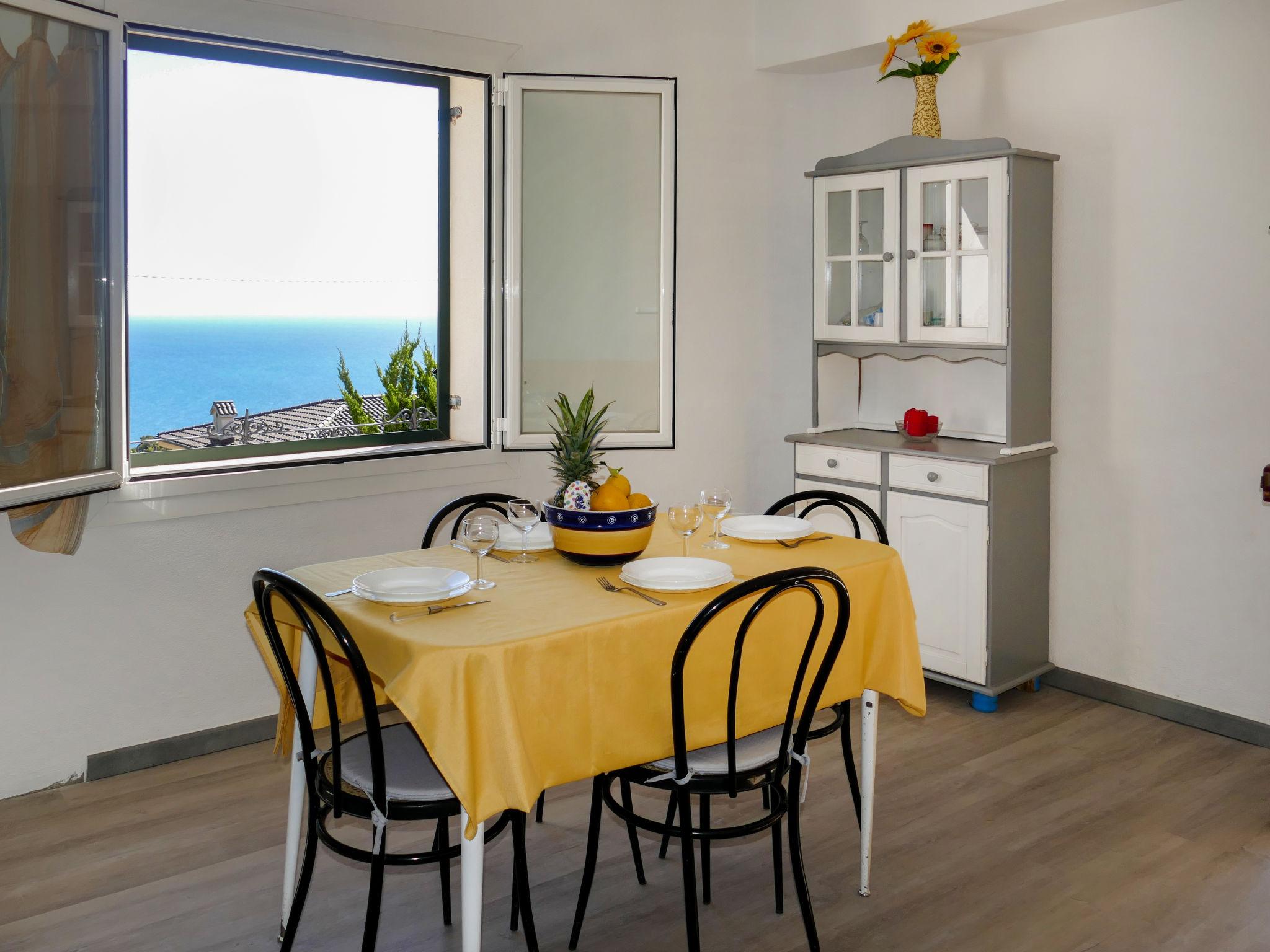 Foto 3 - Appartamento con 1 camera da letto a Sanremo con terrazza e vista mare