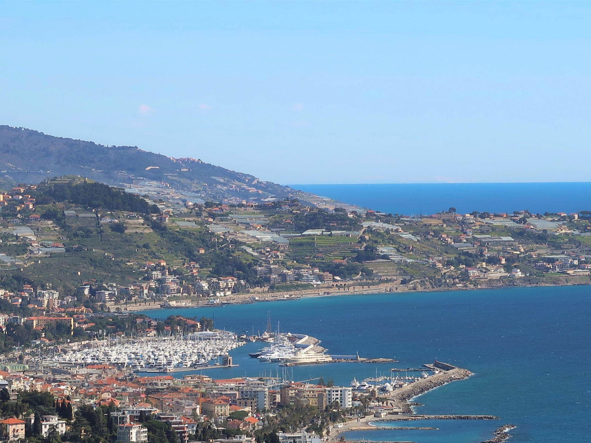 Foto 13 - Apartamento de 1 quarto em Sanremo com terraço e vistas do mar