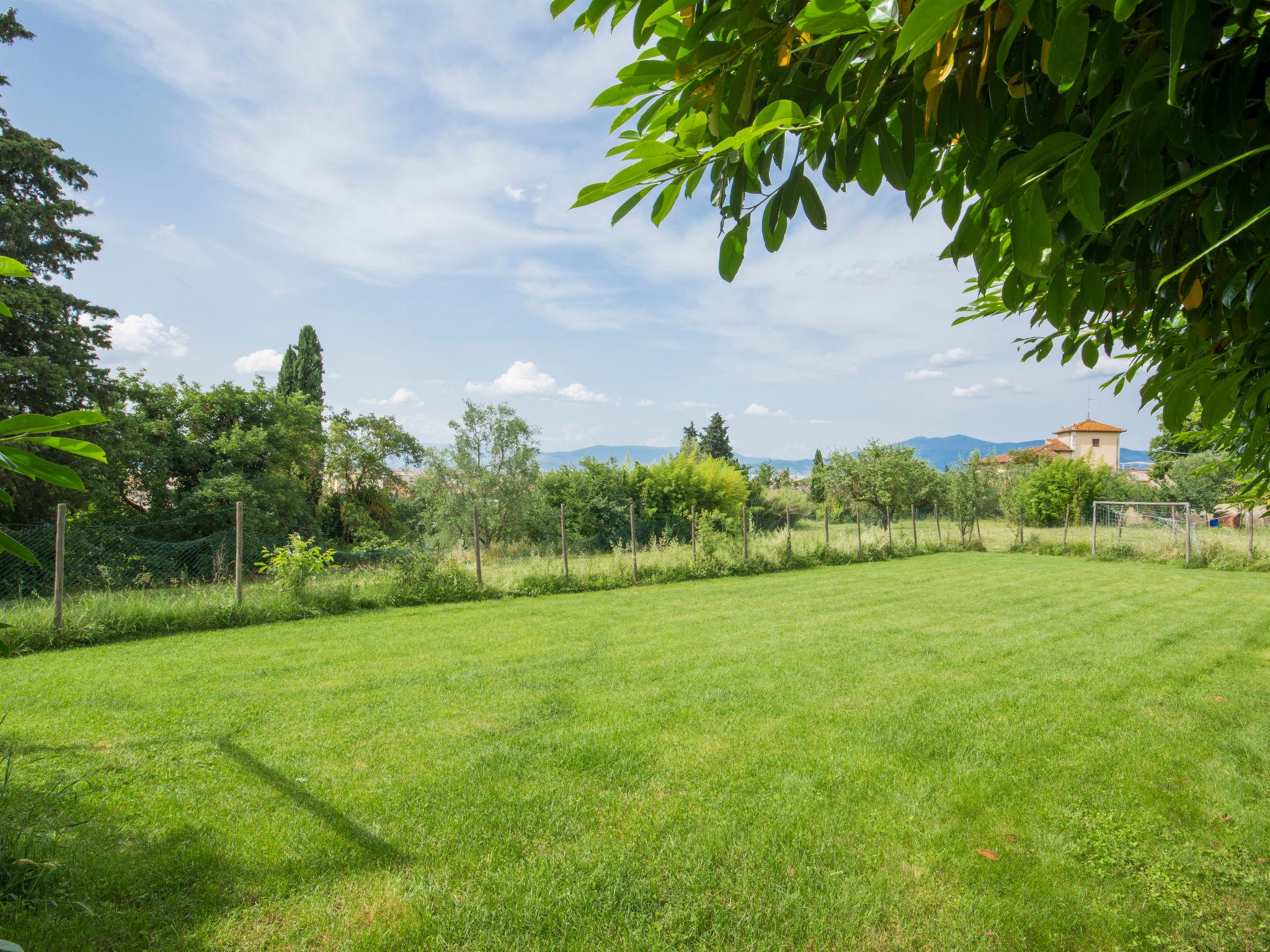 Foto 32 - Casa con 3 camere da letto a Scandicci con piscina e giardino