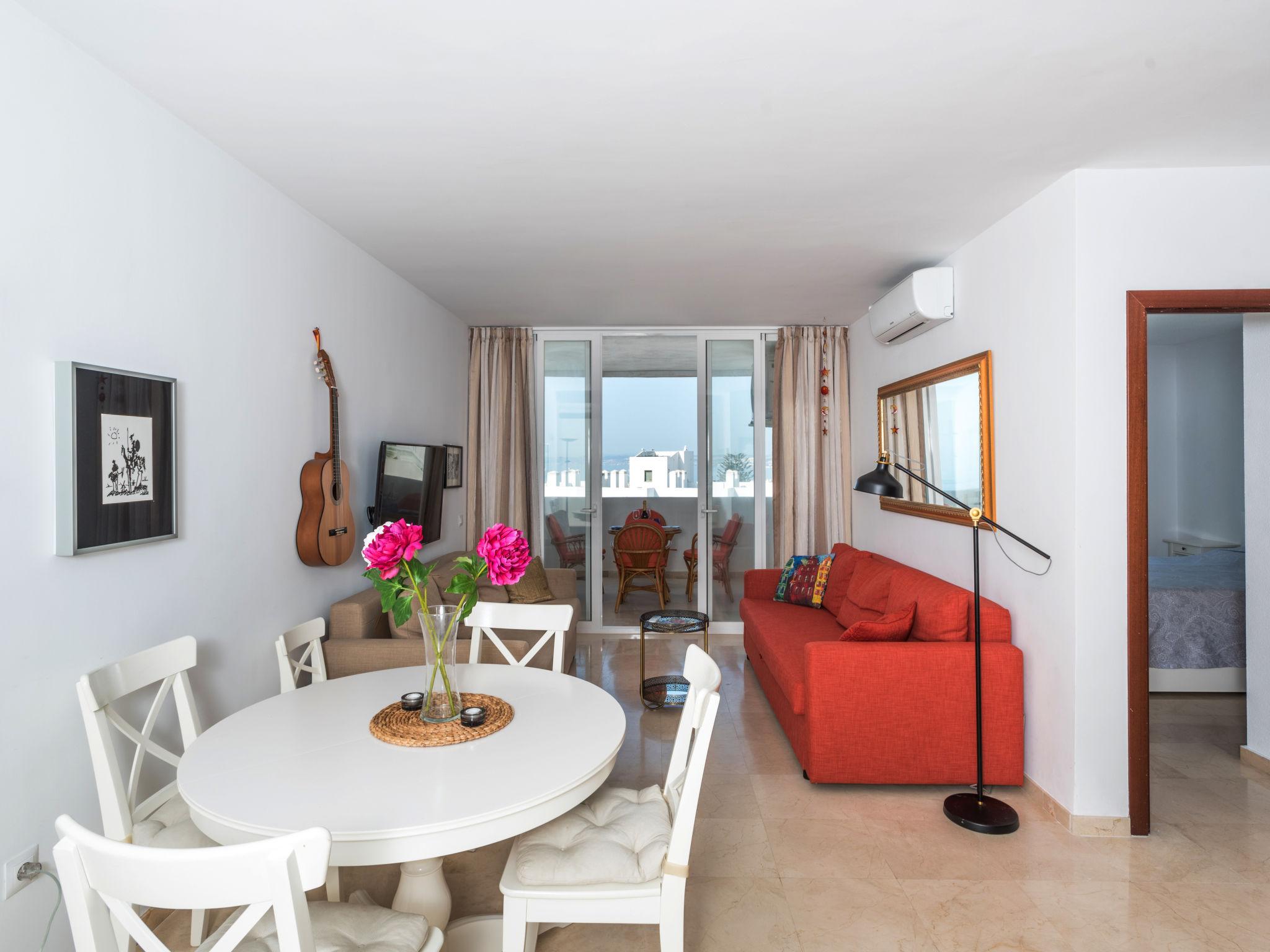 Foto 3 - Apartamento de 2 habitaciones en Estepona con piscina y vistas al mar