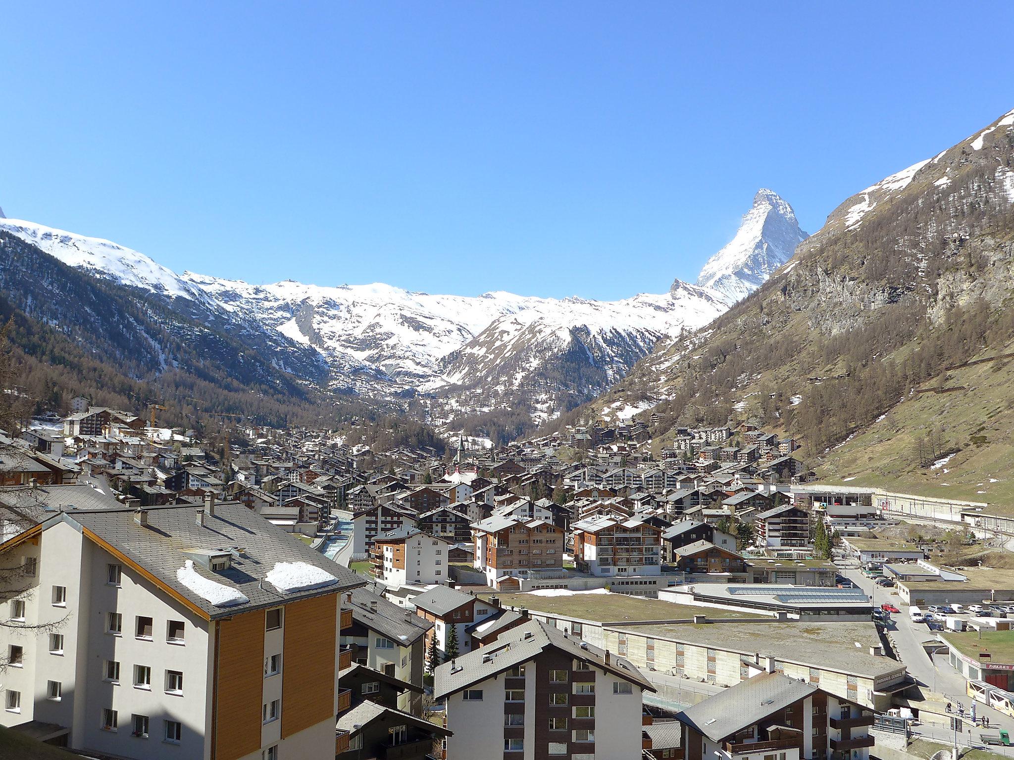 Photo 1 - Appartement de 2 chambres à Zermatt avec vues sur la montagne