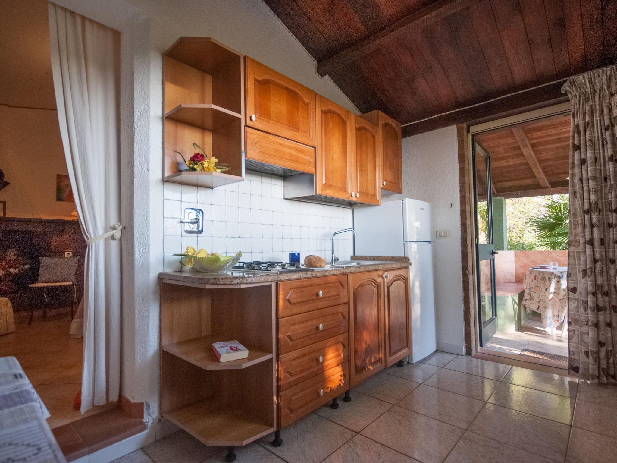 Photo 3 - Maison de 1 chambre à Capoliveri avec jardin et terrasse