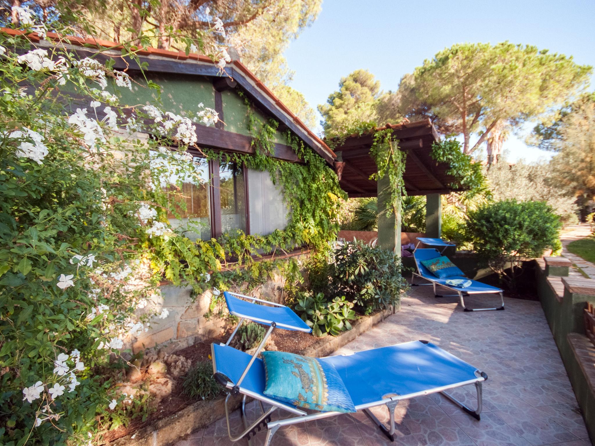 Foto 15 - Casa de 1 habitación en Capoliveri con jardín y vistas al mar