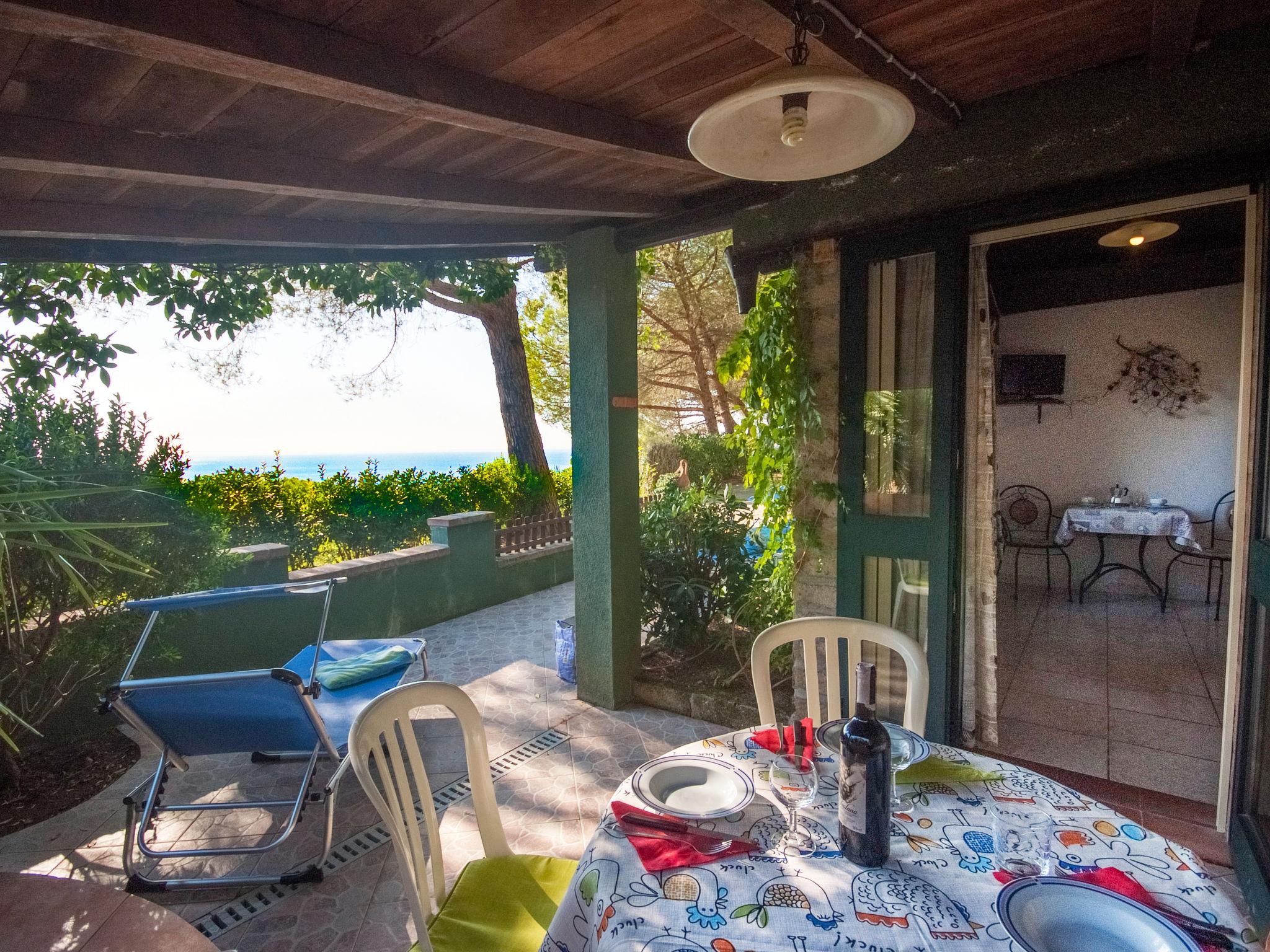 Foto 2 - Casa de 1 quarto em Capoliveri com jardim e vistas do mar