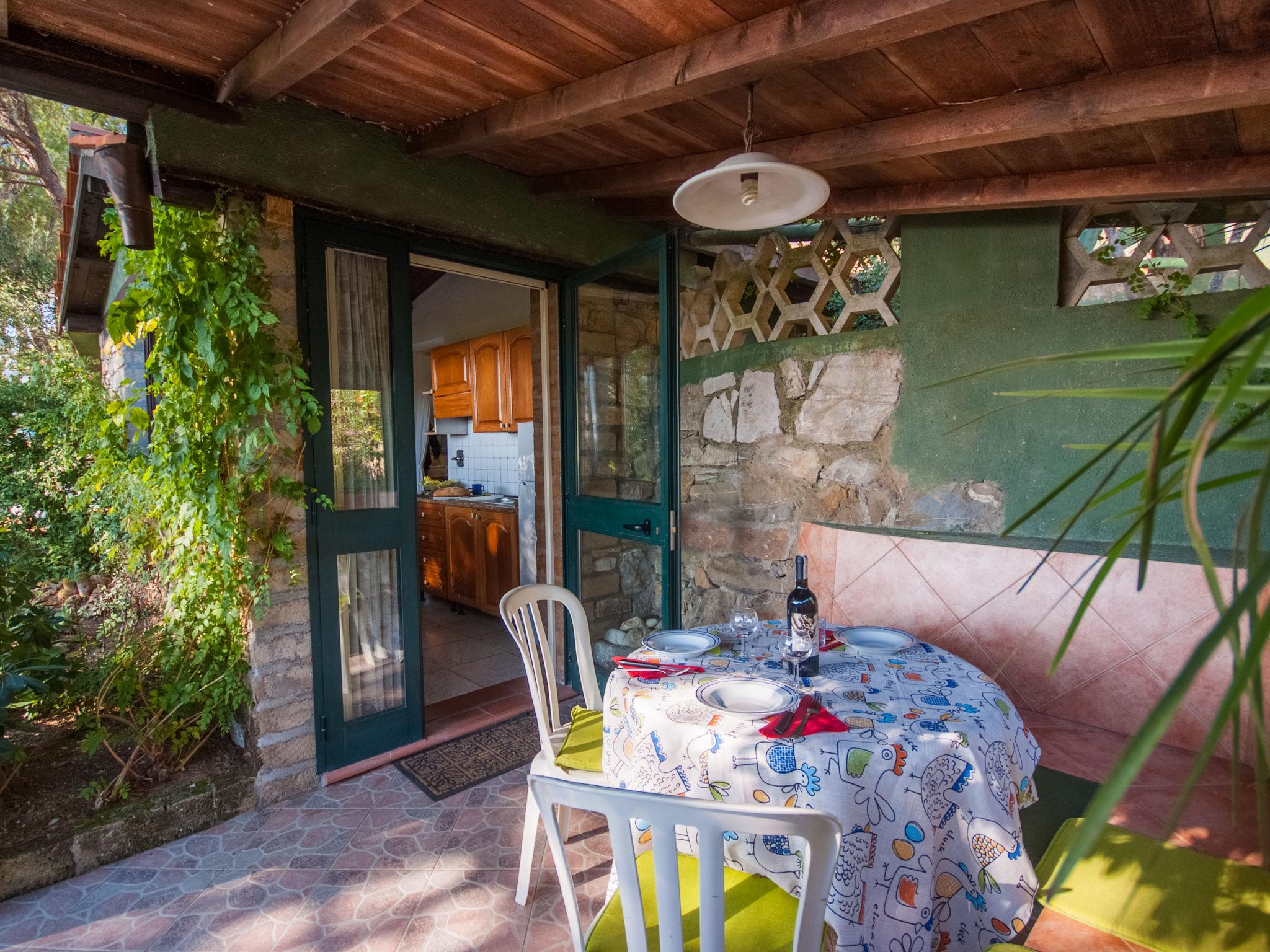 Photo 14 - Maison de 1 chambre à Capoliveri avec jardin et vues à la mer