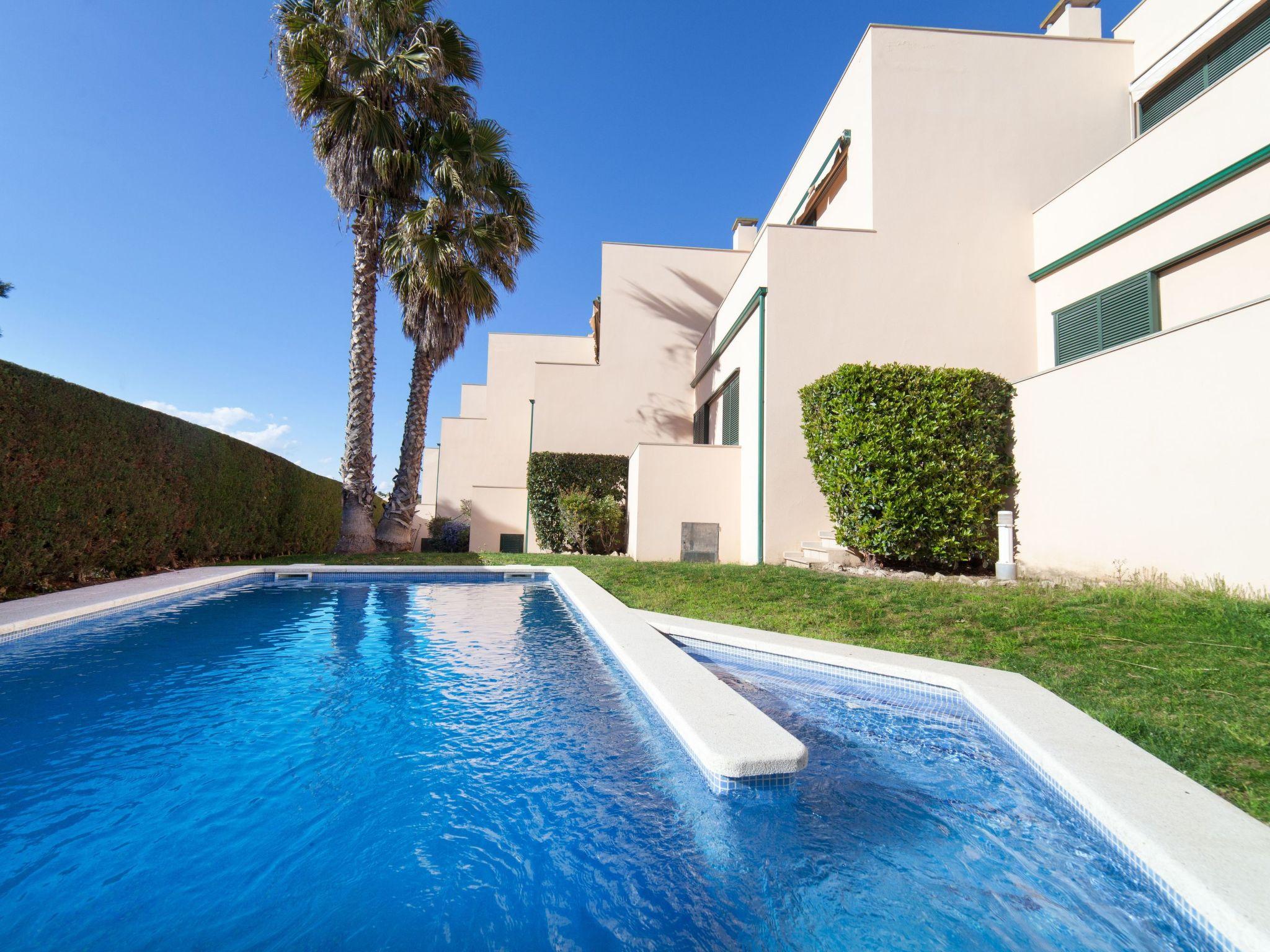 Photo 1 - Appartement de 3 chambres à l'Escala avec piscine et vues à la mer