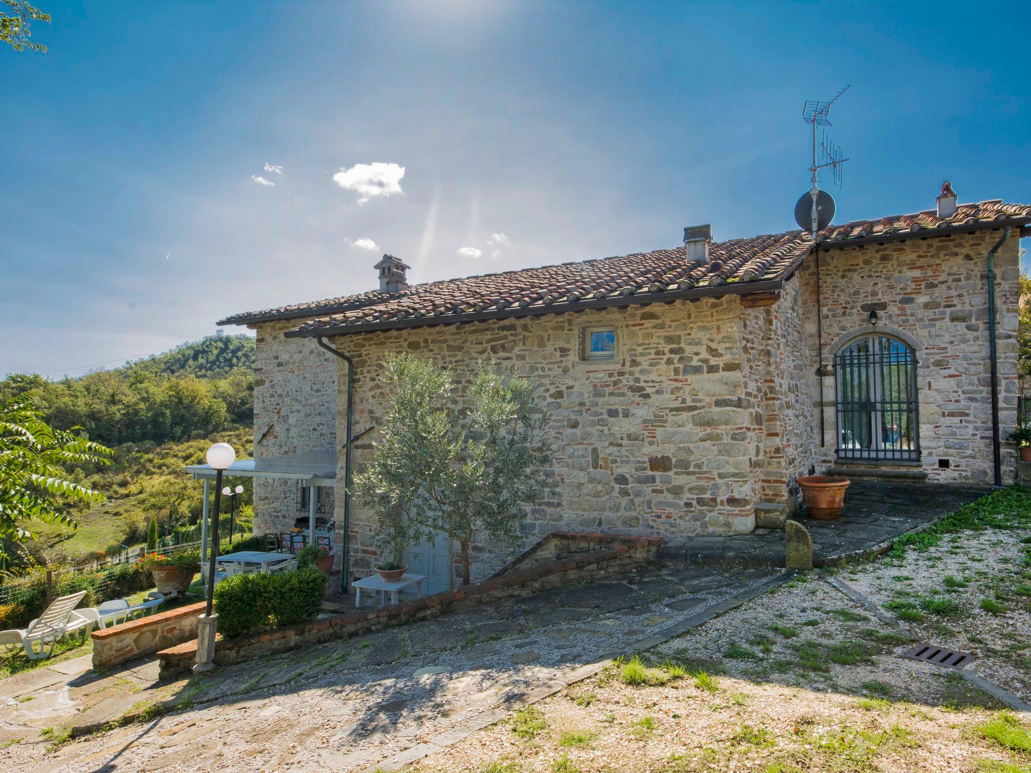 Foto 29 - Casa de 7 habitaciones en Barberino di Mugello con piscina privada y jardín