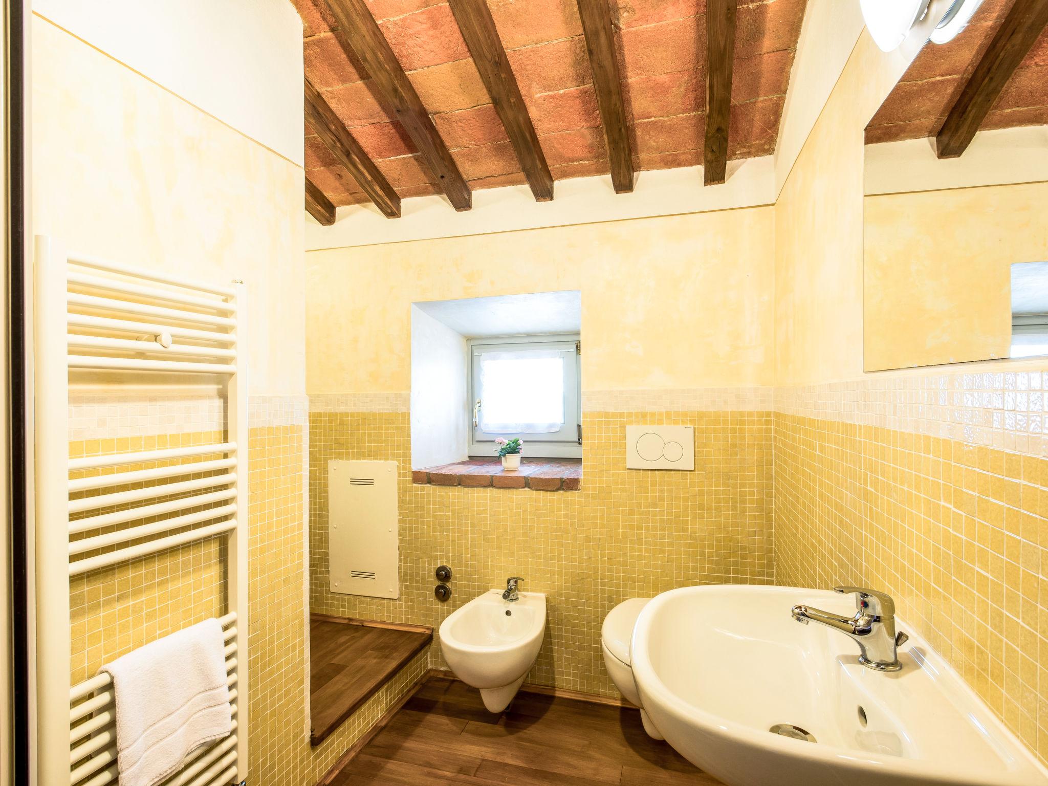 Foto 17 - Haus mit 7 Schlafzimmern in Barberino di Mugello mit privater pool und garten