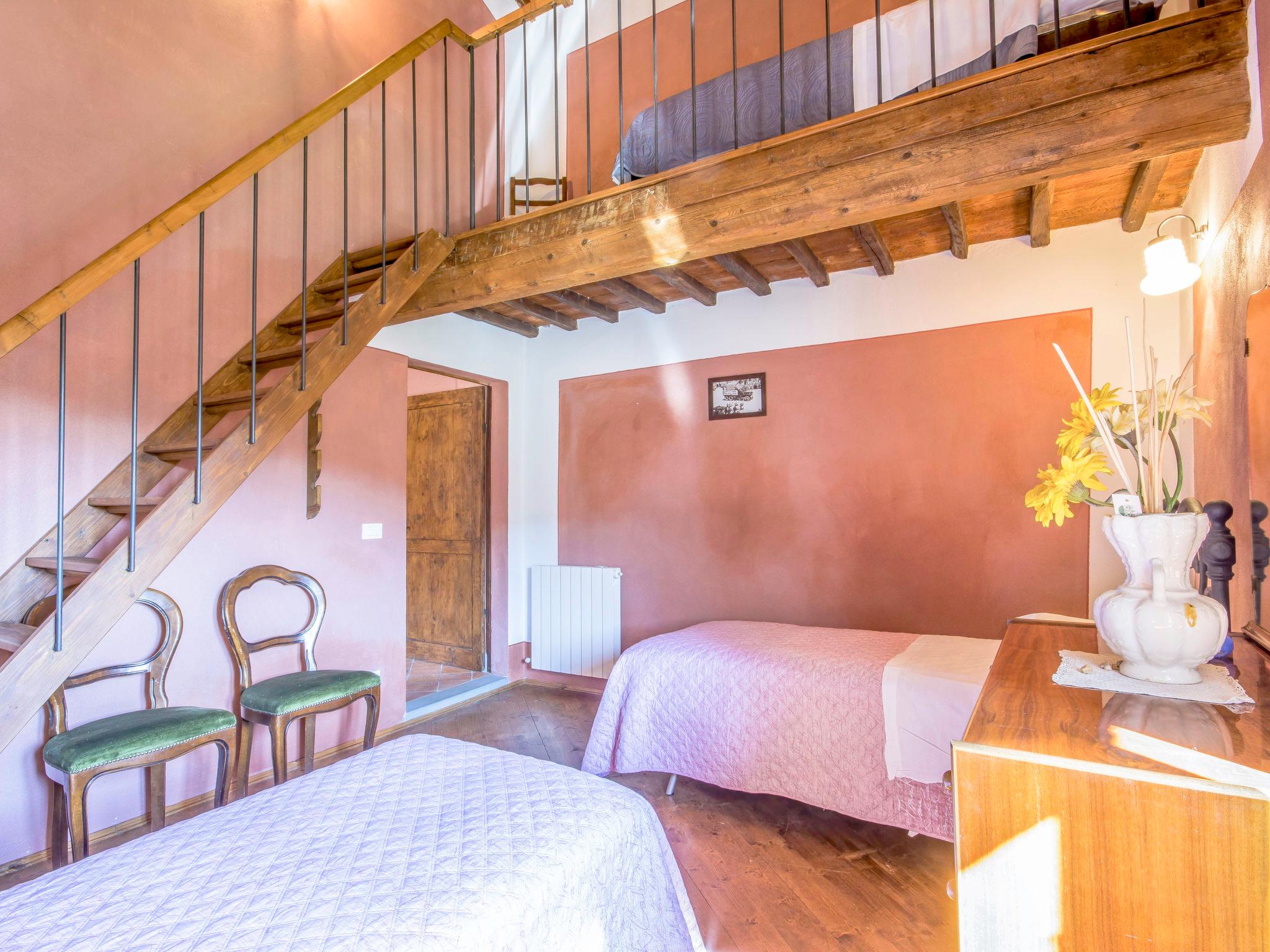 Foto 23 - Haus mit 7 Schlafzimmern in Barberino di Mugello mit privater pool und garten