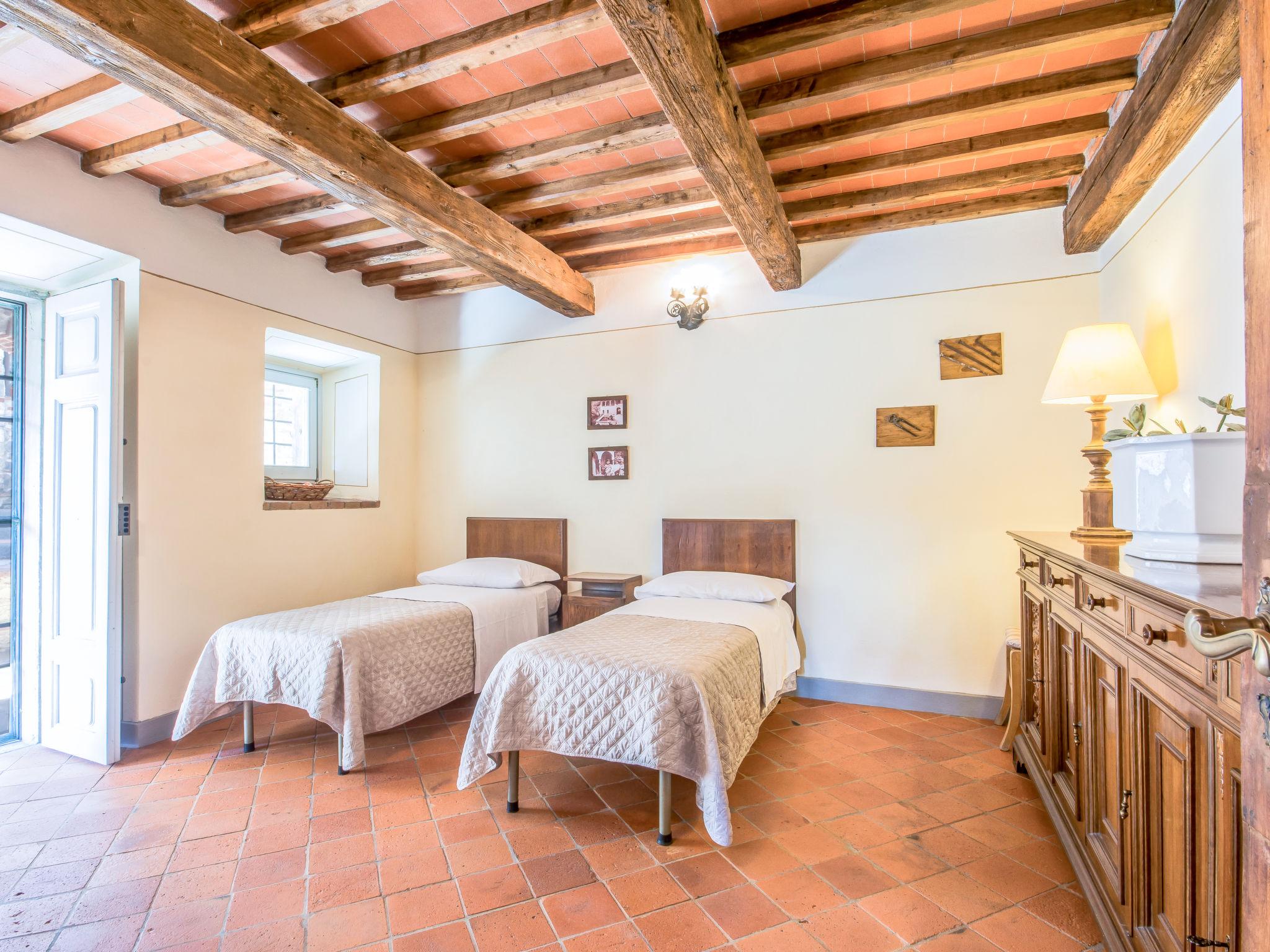 Foto 21 - Haus mit 7 Schlafzimmern in Barberino di Mugello mit privater pool und garten