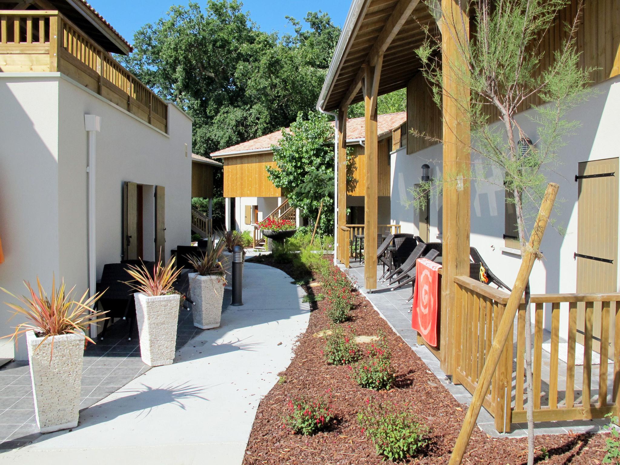 Foto 5 - Appartamento con 1 camera da letto a Lacanau con piscina e terrazza