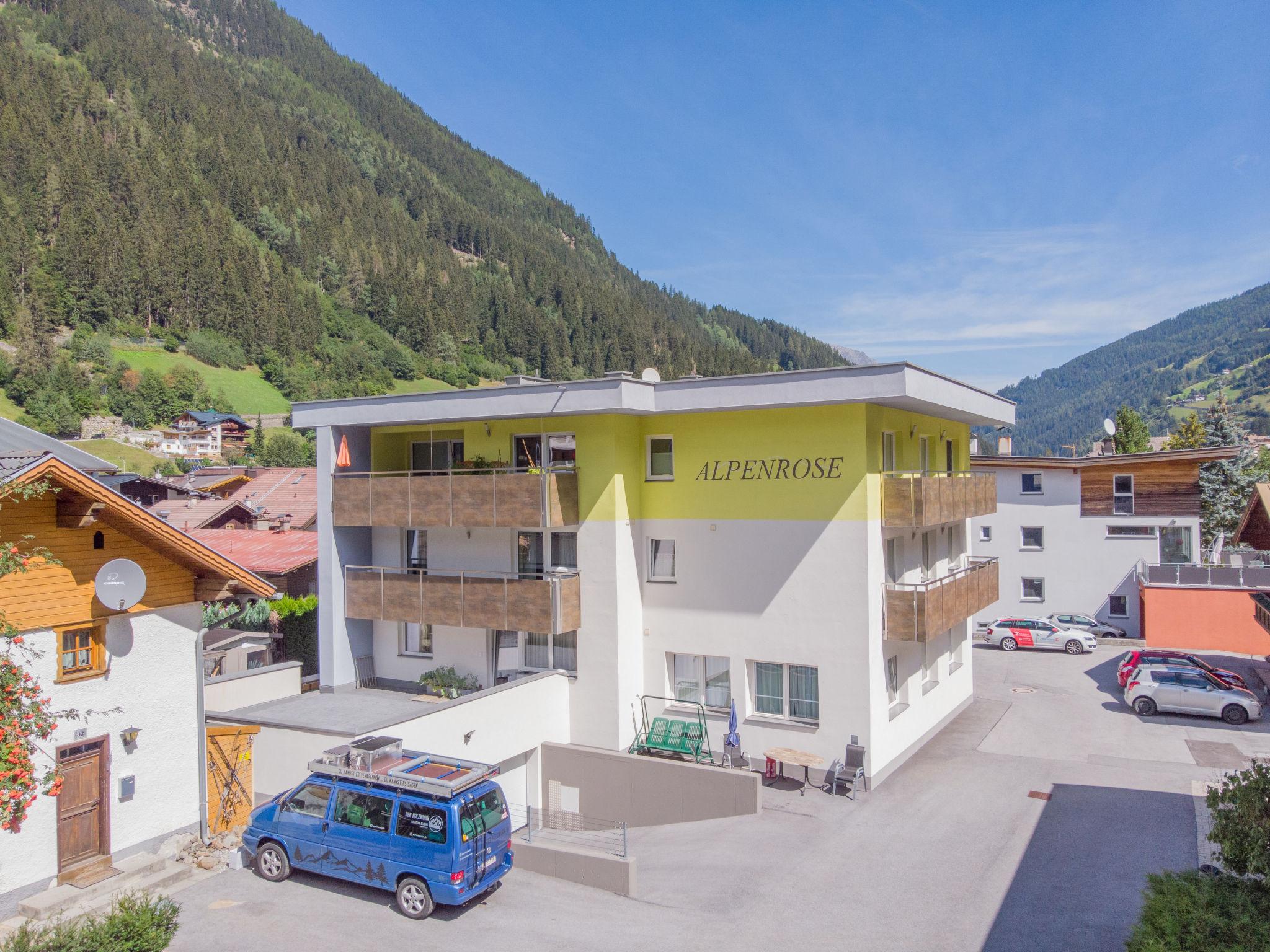 Photo 1 - 3 bedroom Apartment in See with garden and mountain view