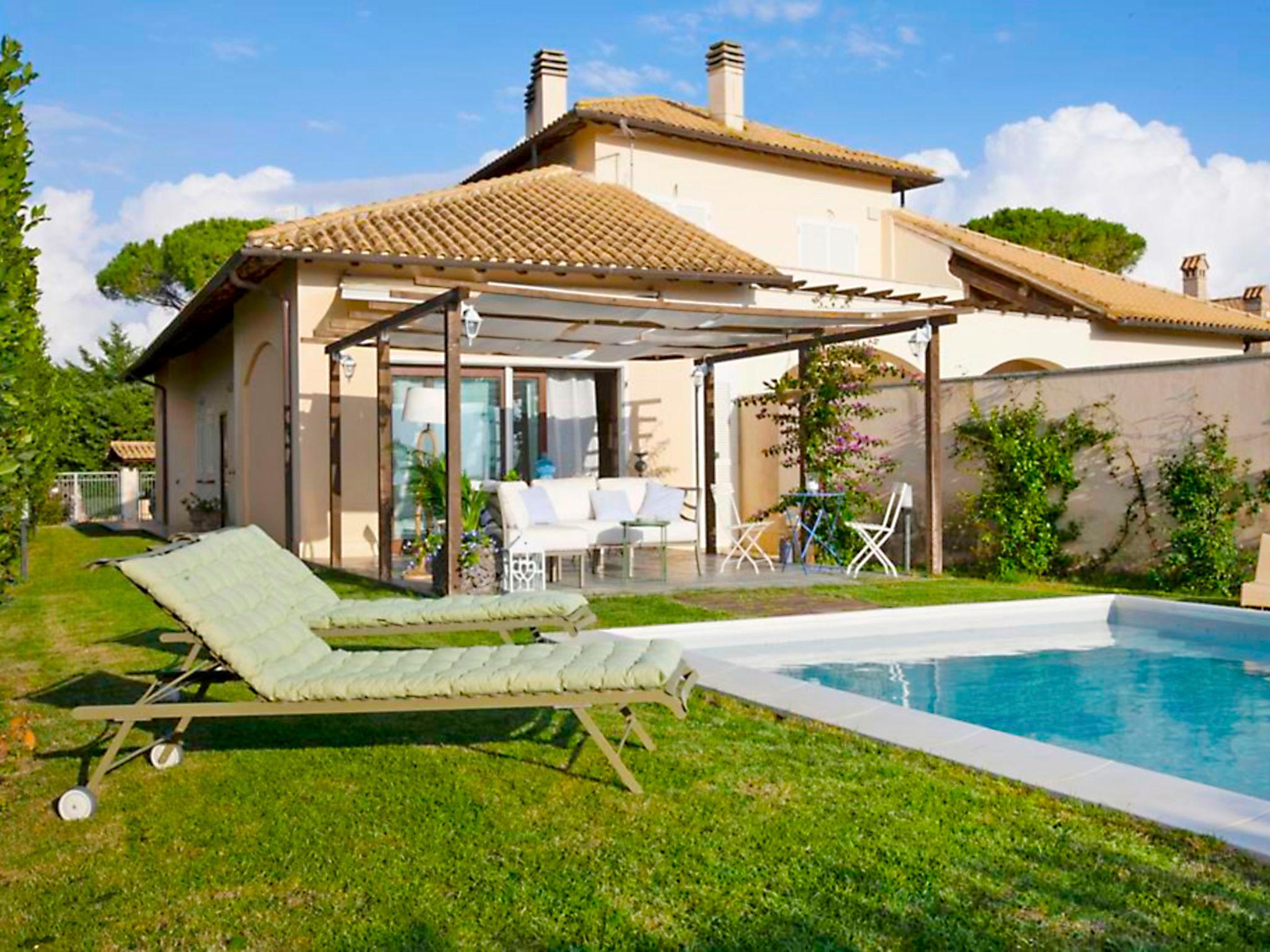 Foto 1 - Casa de 3 quartos em Tarquinia com piscina privada e vistas do mar