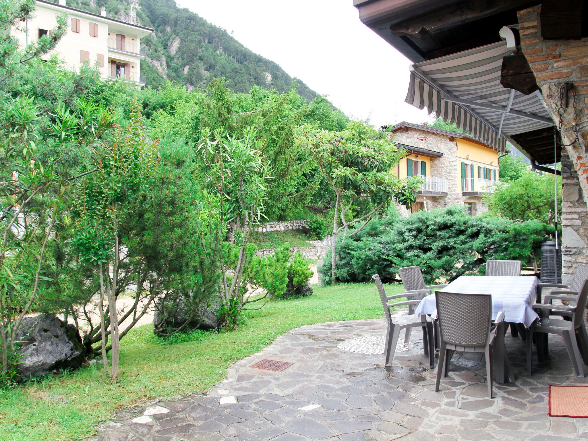 Foto 28 - Appartamento con 3 camere da letto a Tremosine sul Garda con piscina e vista sulle montagne
