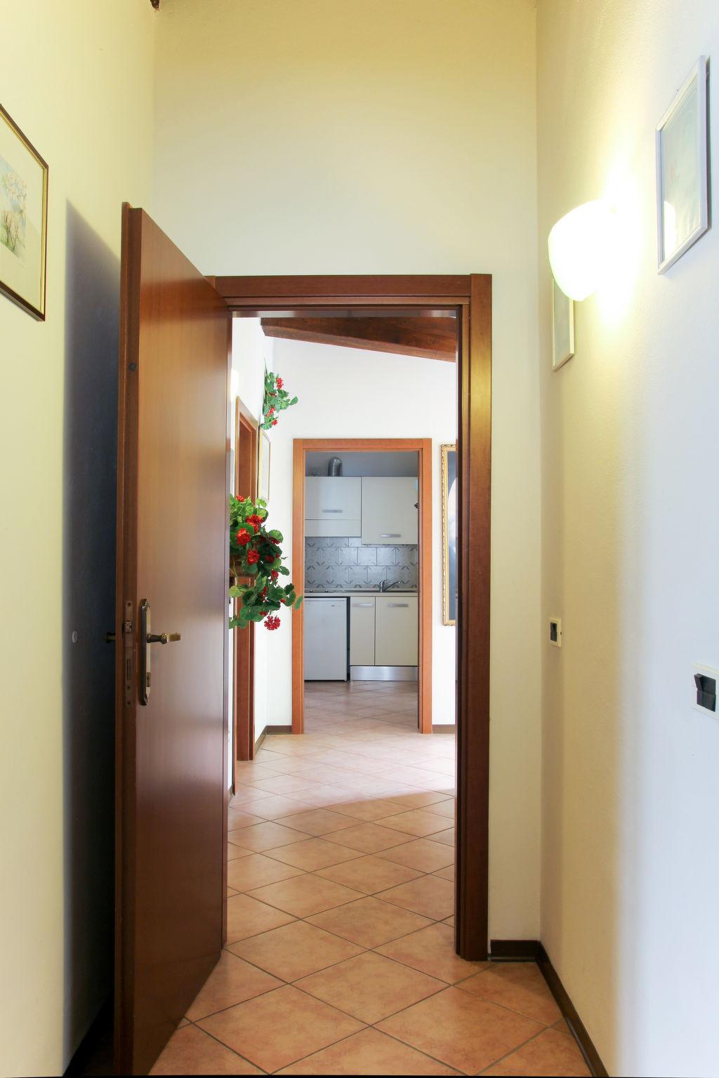 Photo 20 - 3 bedroom Apartment in Tremosine sul Garda with swimming pool and garden