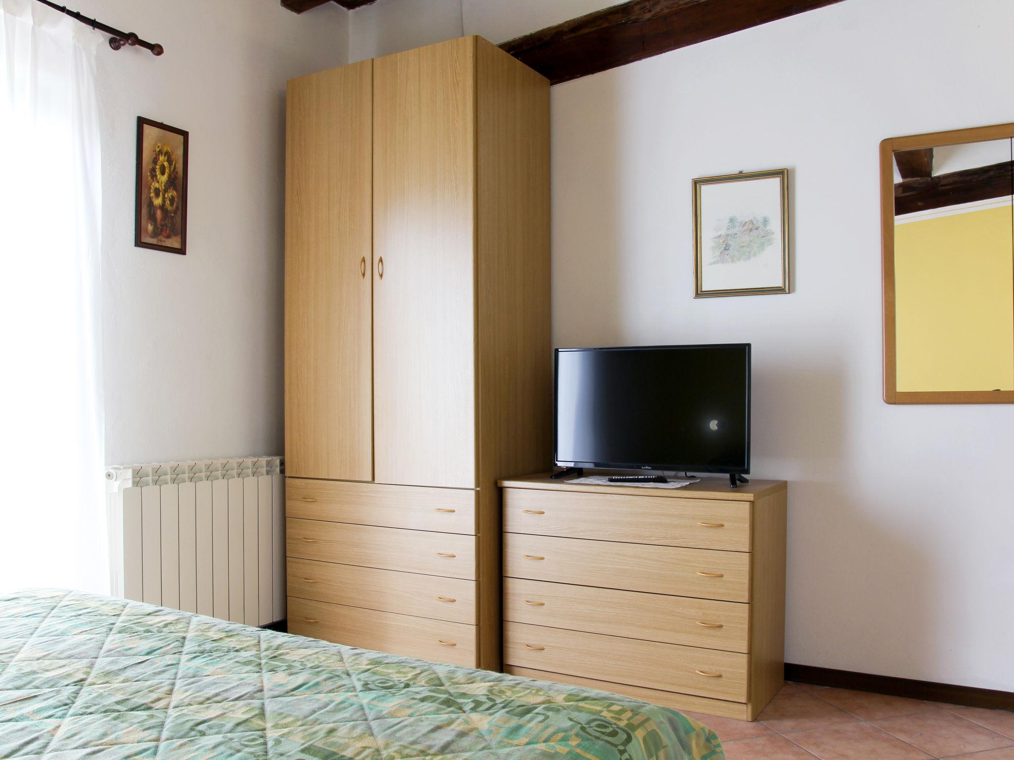 Foto 10 - Apartamento de 3 quartos em Tremosine sul Garda com piscina e vista para a montanha