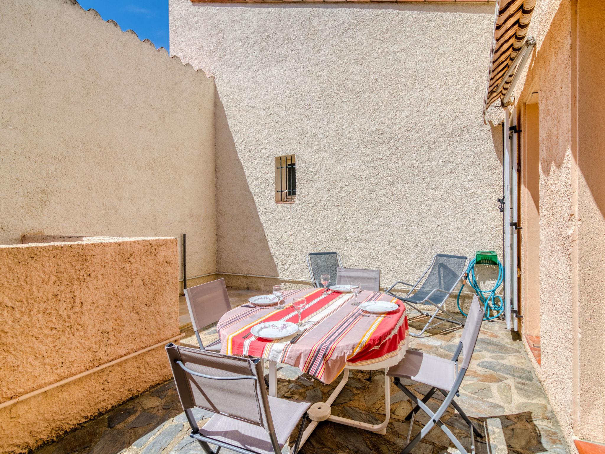 Photo 17 - Maison de 2 chambres à Saint-Cyprien avec terrasse et vues à la mer