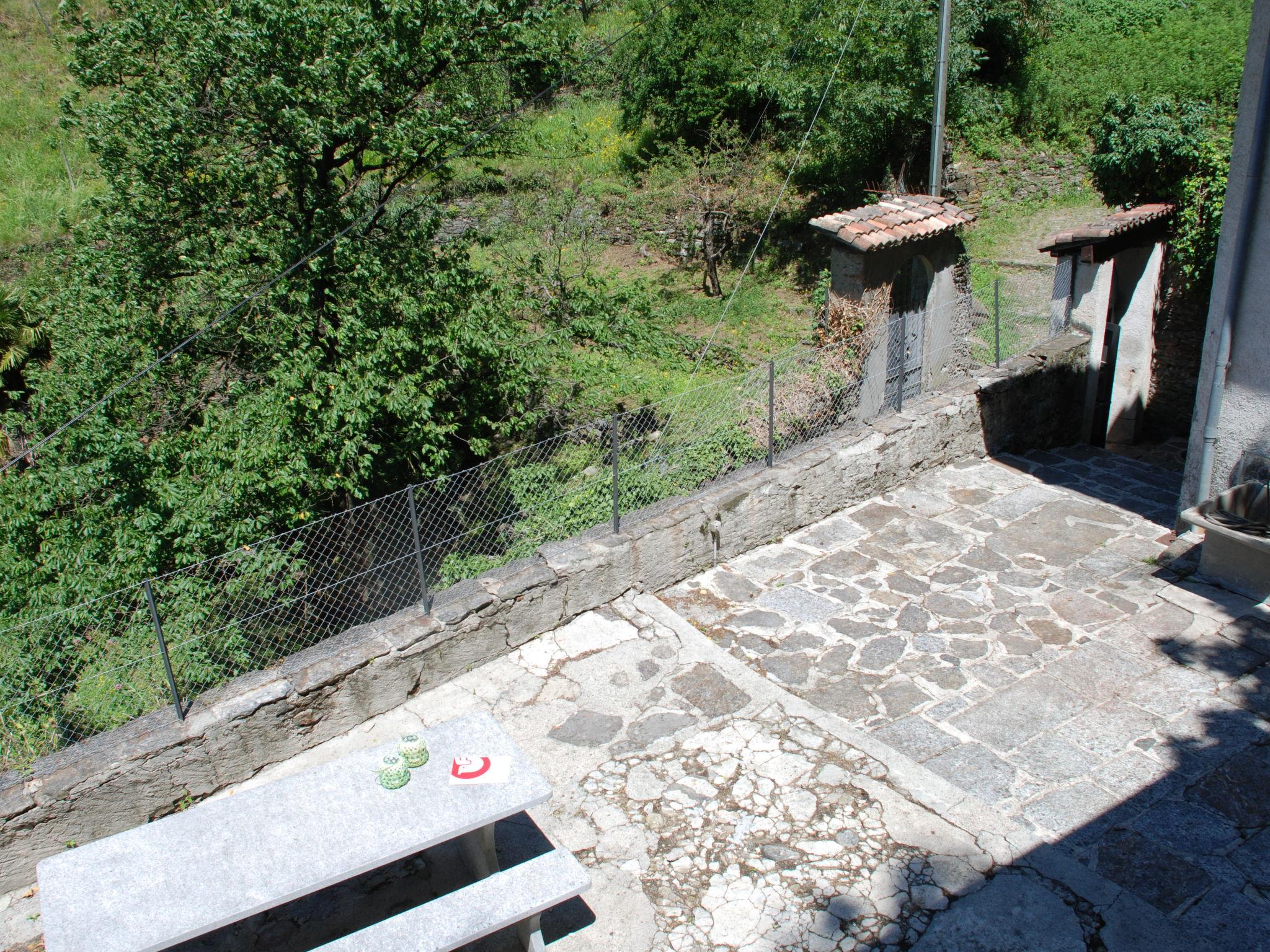 Foto 16 - Casa con 2 camere da letto a Bellinzona con giardino e terrazza