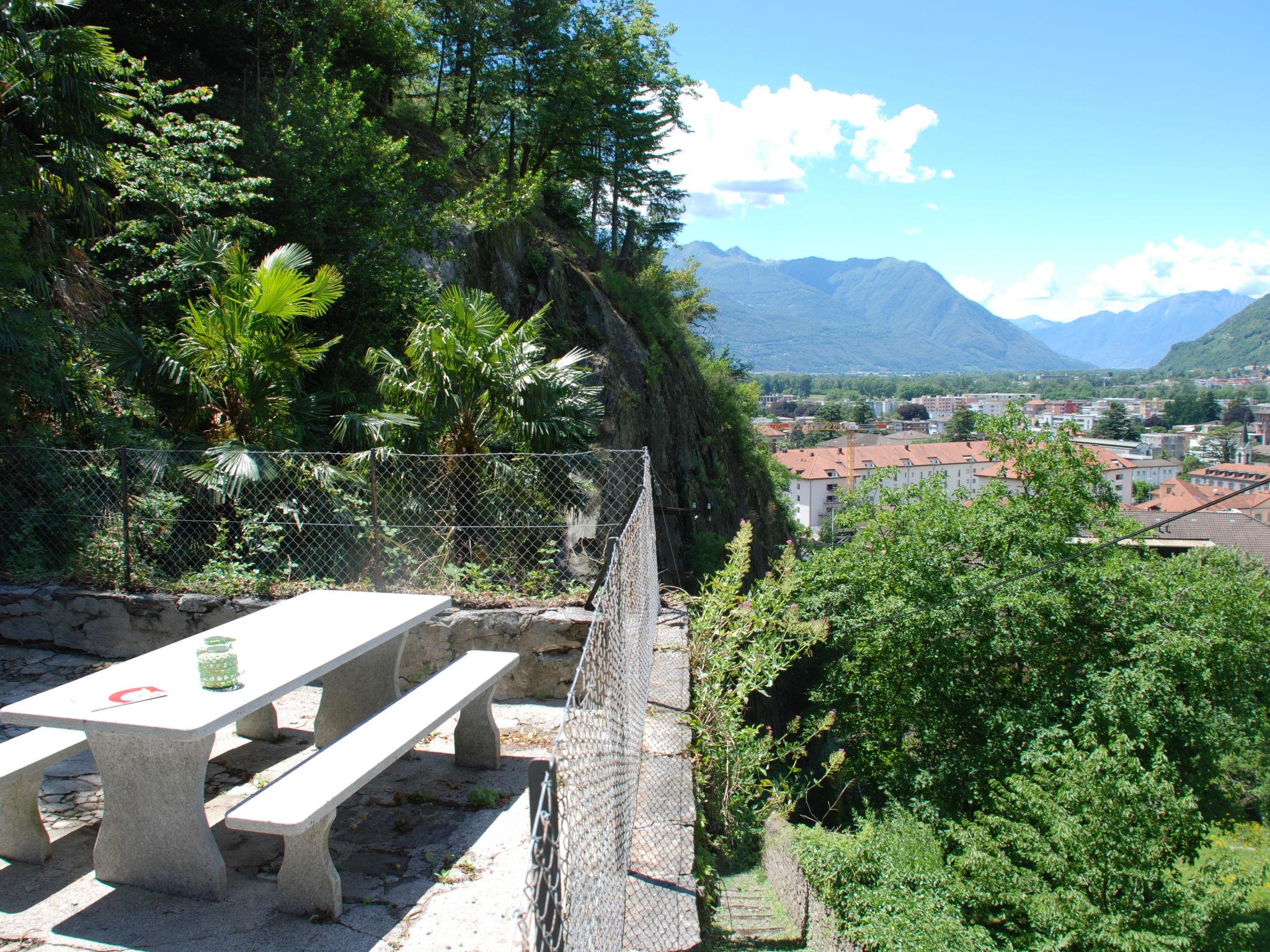 Photo 15 - 2 bedroom House in Bellinzona with garden and terrace