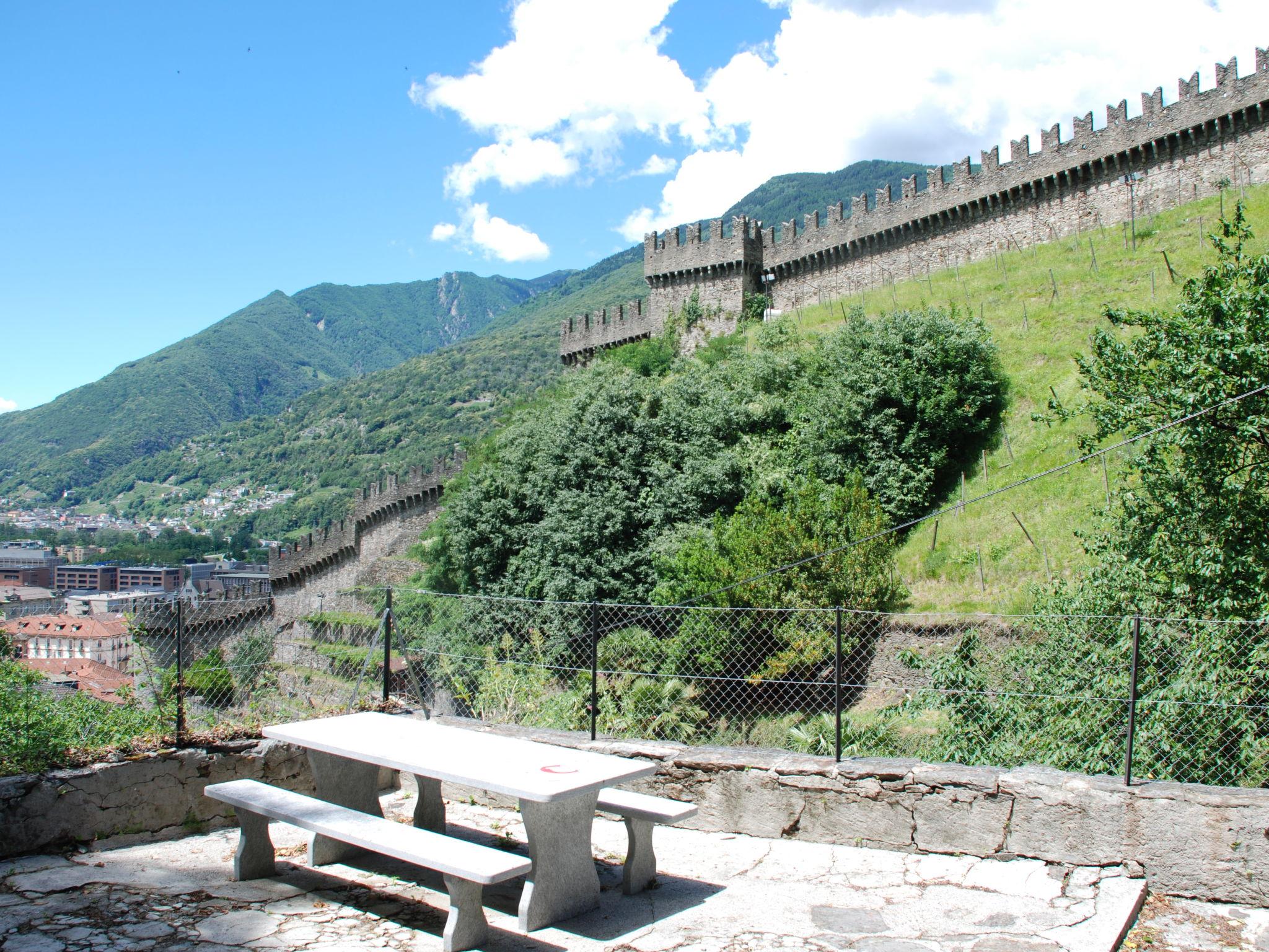 Foto 1 - Casa con 2 camere da letto a Bellinzona con giardino e terrazza