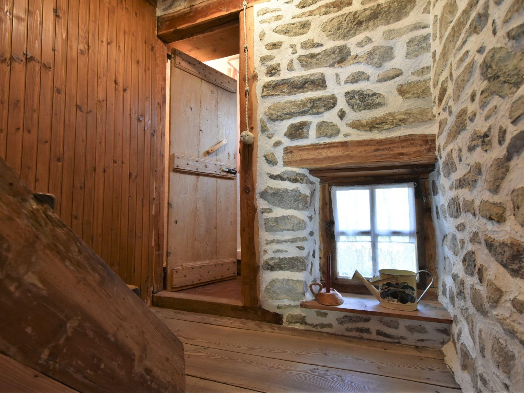 Photo 27 - Maison de 4 chambres à San Giacomo Filippo avec vues sur la montagne