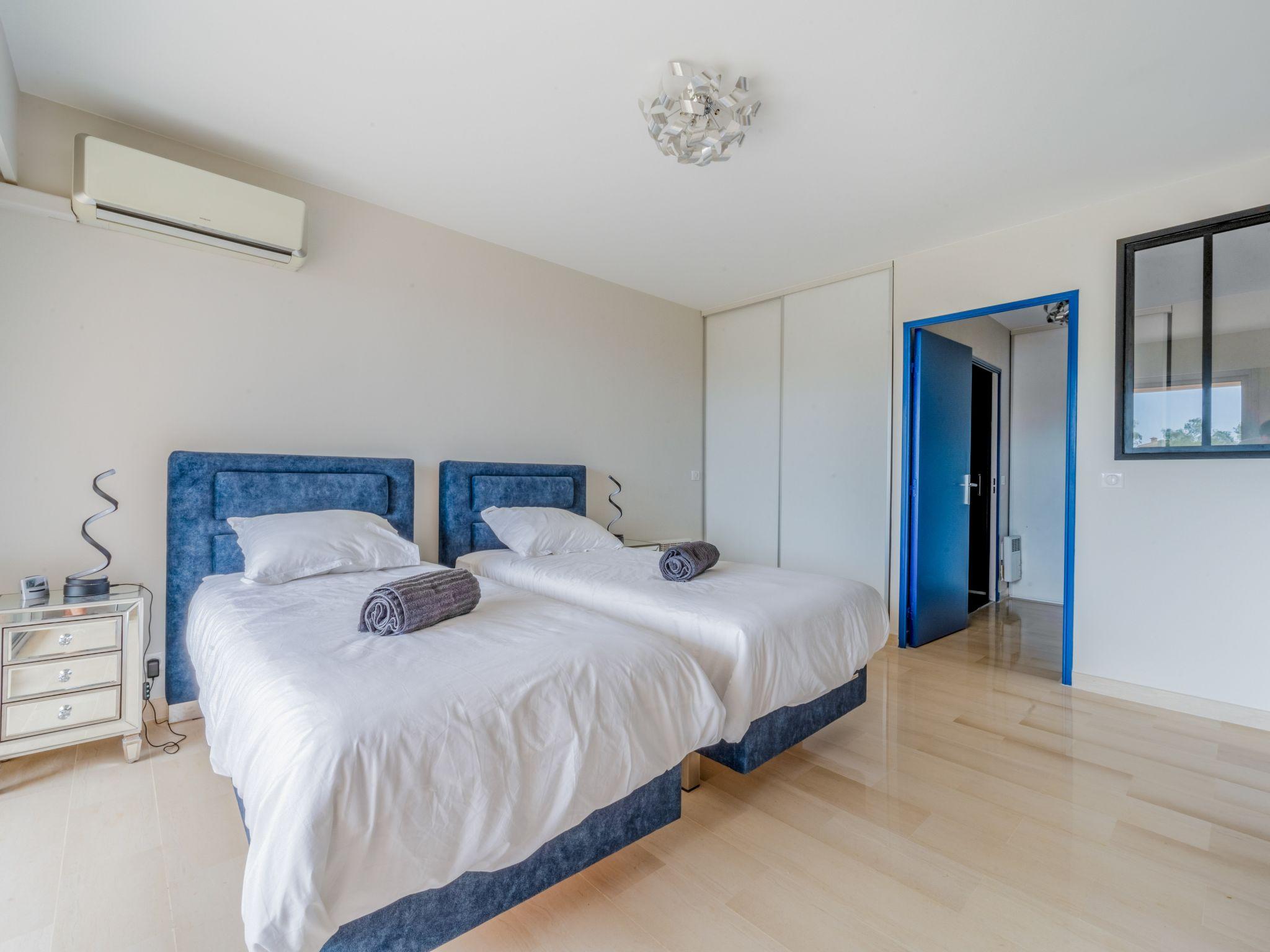 Foto 9 - Apartment mit 2 Schlafzimmern in Cannes mit schwimmbad und blick aufs meer