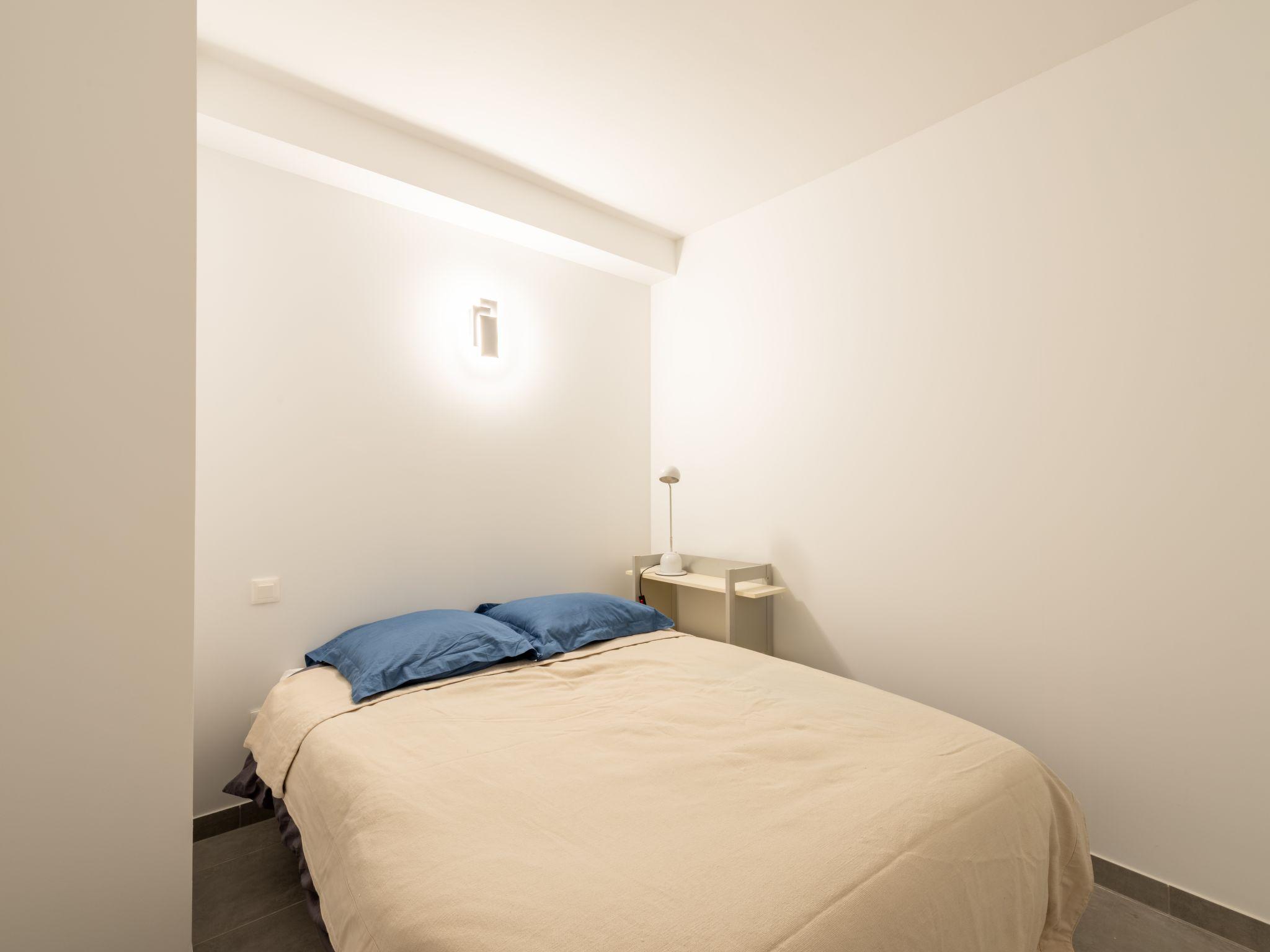 Foto 9 - Apartment mit 1 Schlafzimmer in Cavalaire-sur-Mer mit blick aufs meer