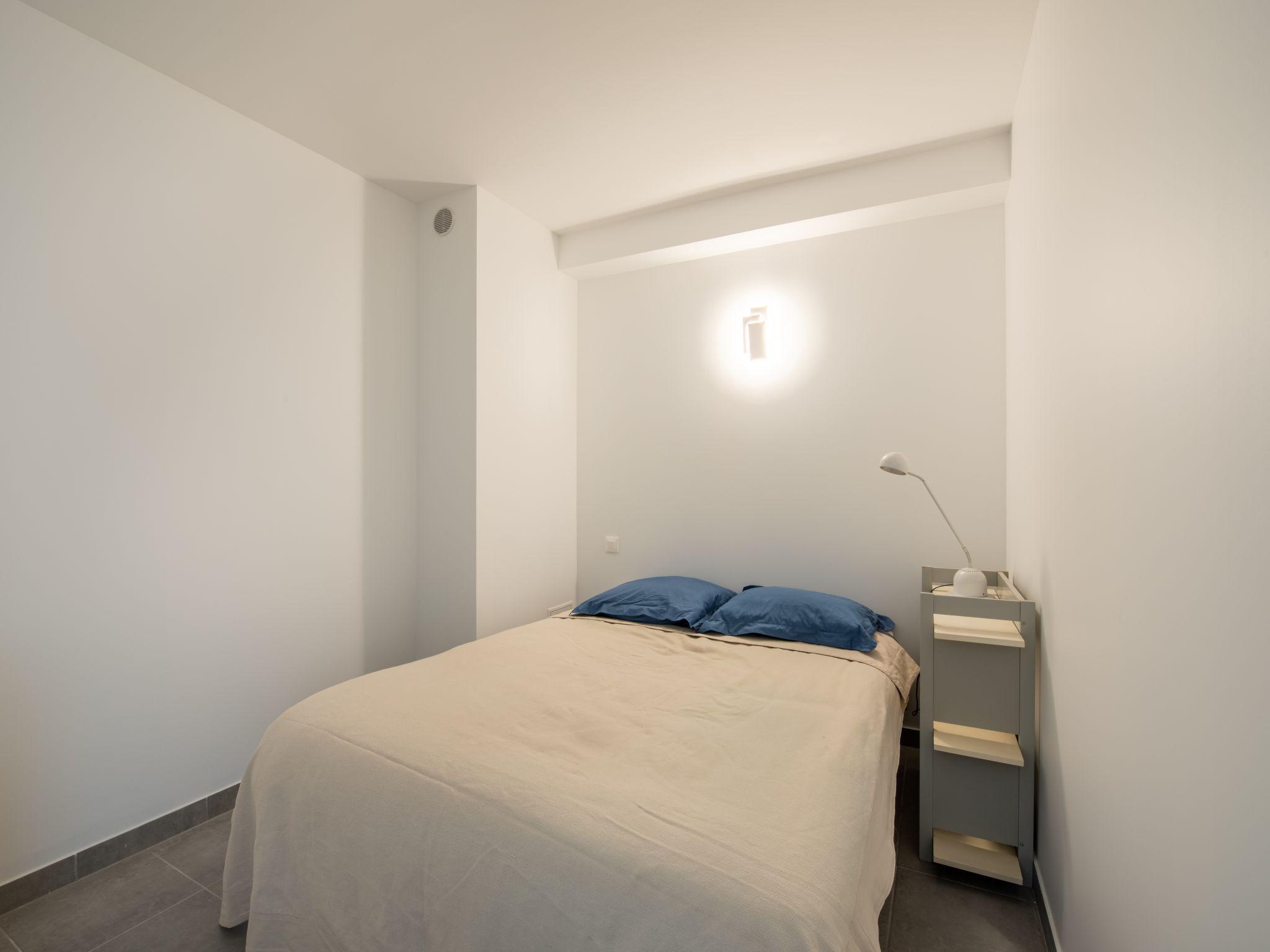 Foto 8 - Apartment mit 1 Schlafzimmer in Cavalaire-sur-Mer mit blick aufs meer