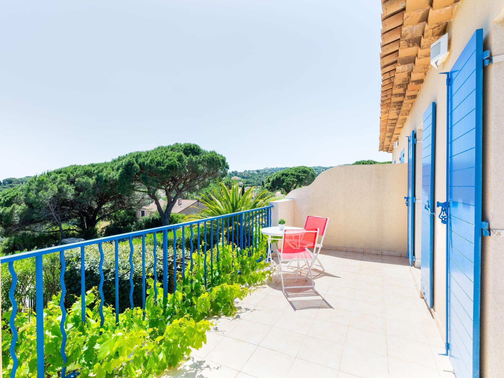 Photo 12 - 2 bedroom House in Roquebrune-sur-Argens with swimming pool and sea view