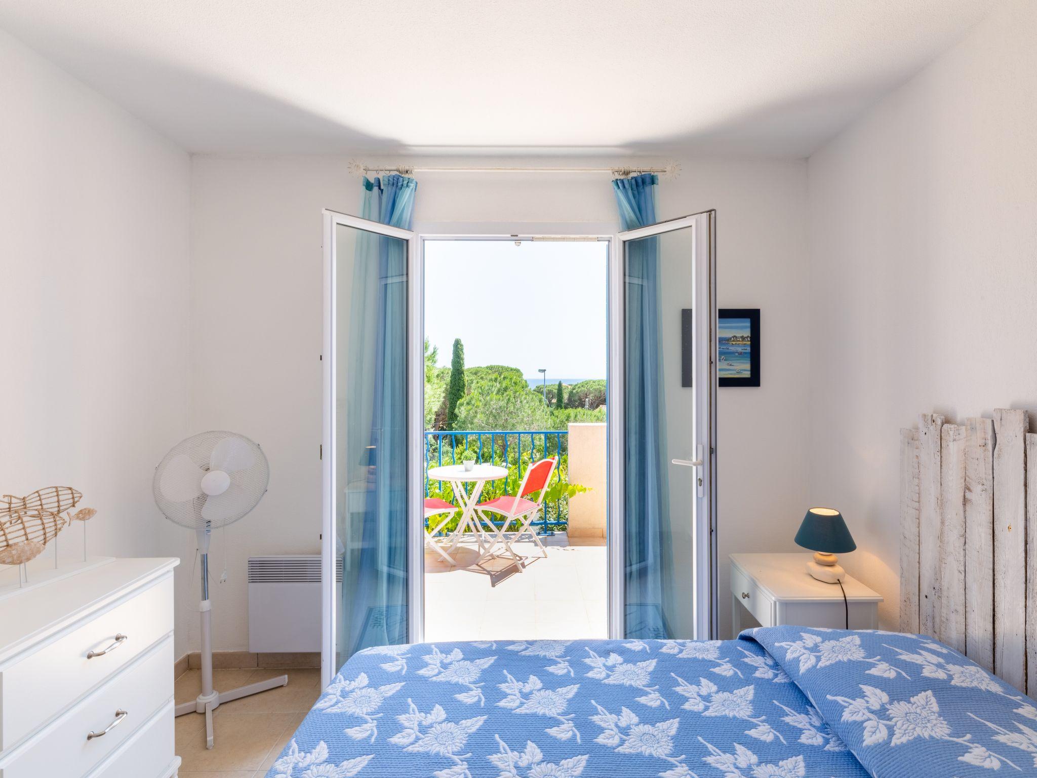 Foto 3 - Haus mit 2 Schlafzimmern in Roquebrune-sur-Argens mit schwimmbad und blick aufs meer