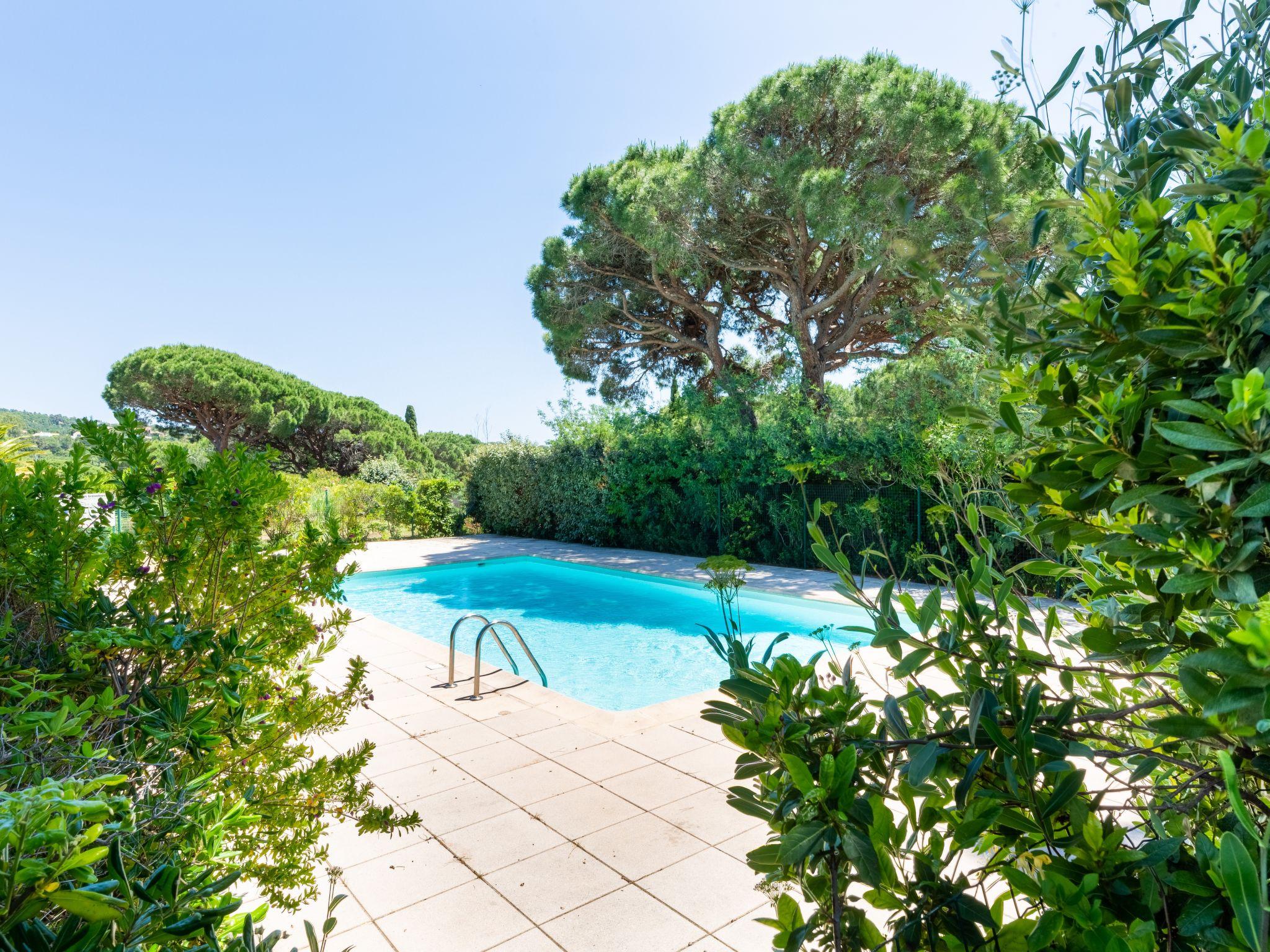 Foto 17 - Casa de 2 habitaciones en Roquebrune-sur-Argens con piscina y vistas al mar