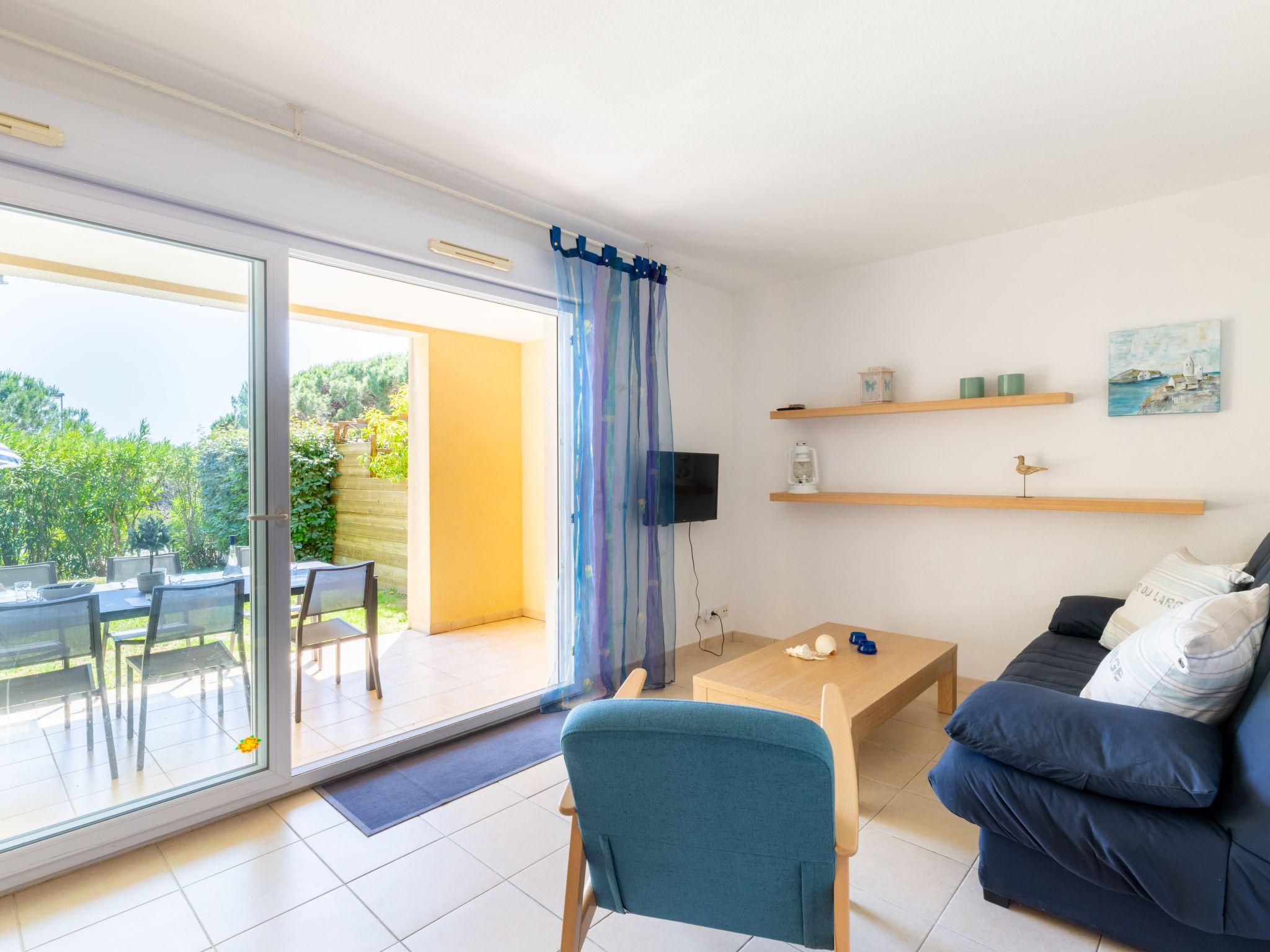 Photo 2 - Maison de 2 chambres à Roquebrune-sur-Argens avec piscine et jardin