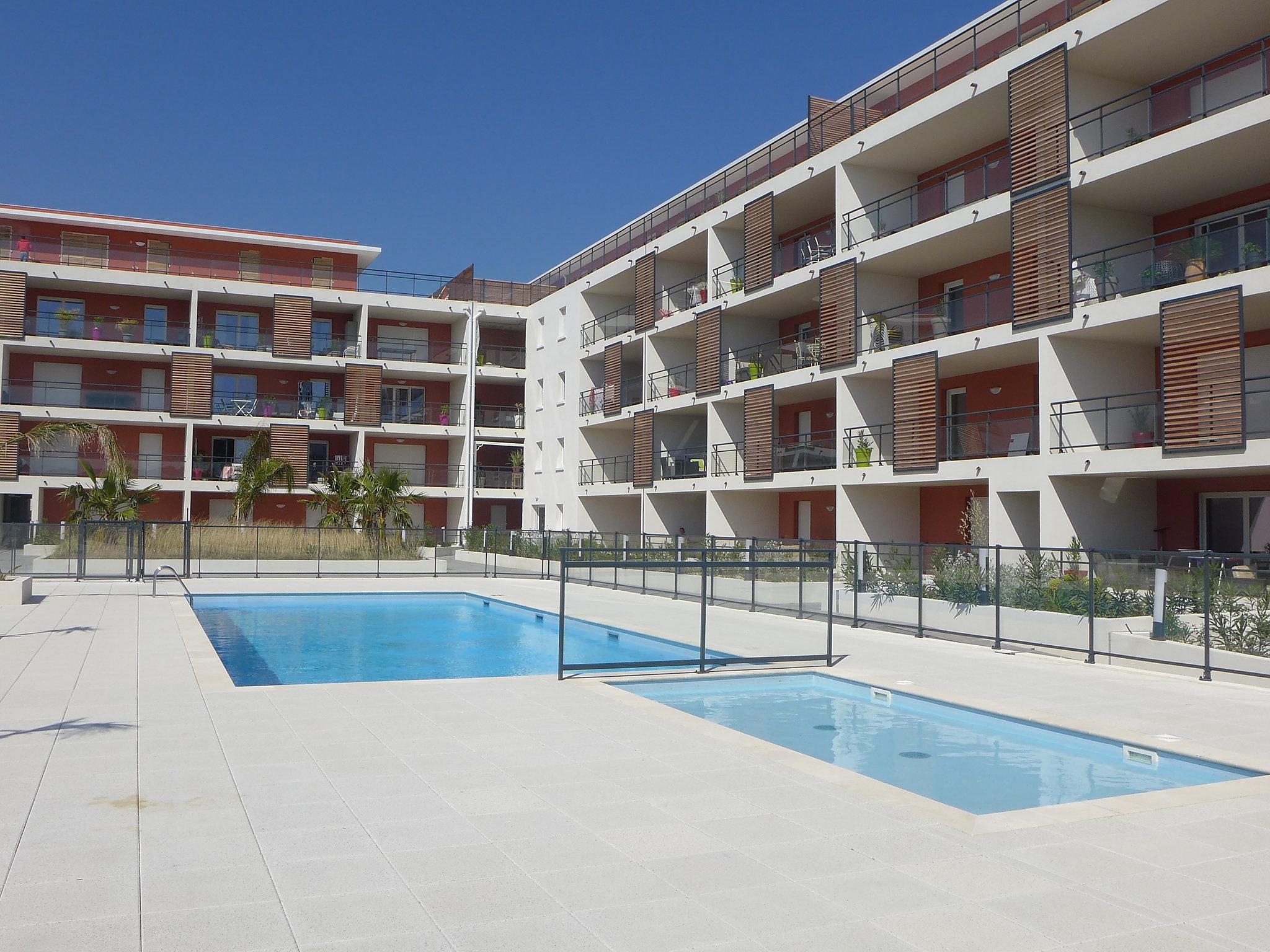 Foto 22 - Apartamento de 1 quarto em Le Lavandou com piscina e vistas do mar