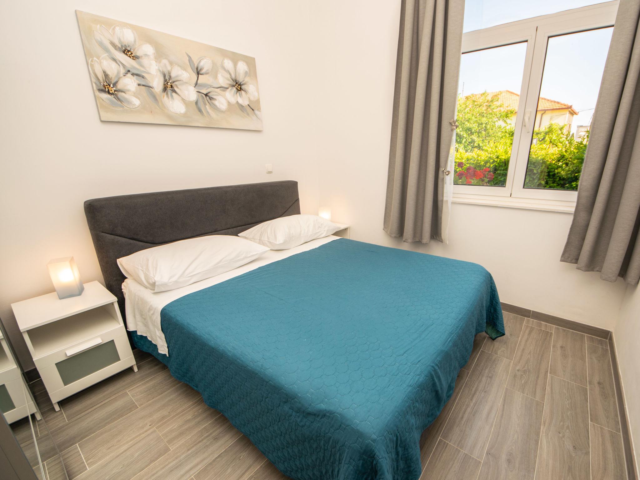 Foto 10 - Appartamento con 2 camere da letto a Trogir con piscina e vista mare