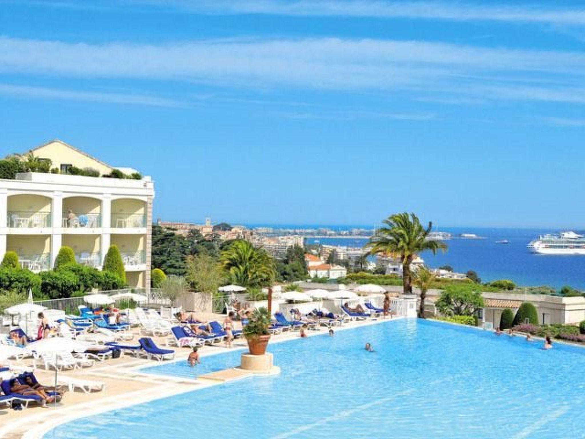 Foto 20 - Appartamento con 2 camere da letto a Cannes con piscina privata e vista mare