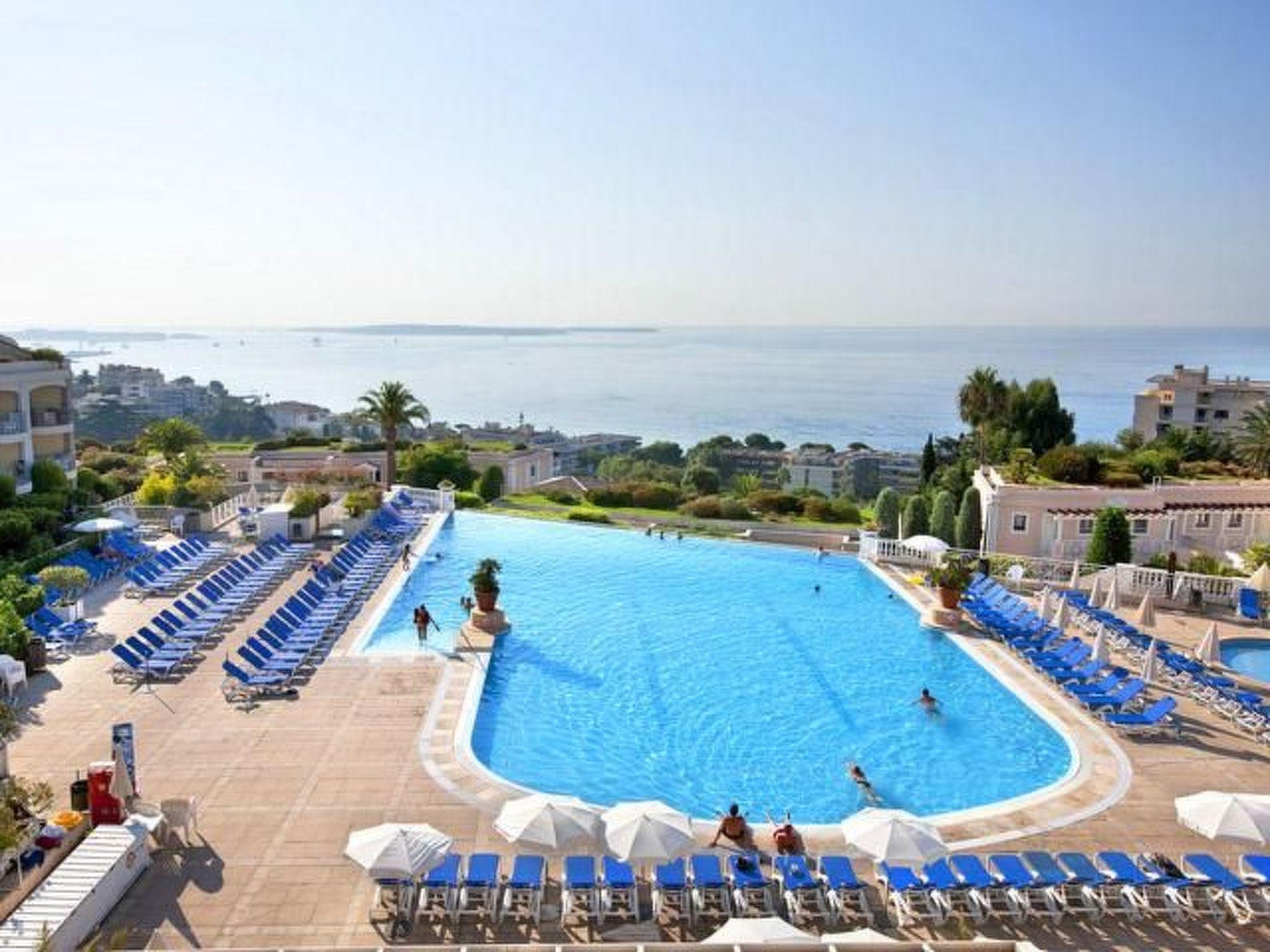 Foto 19 - Appartamento con 2 camere da letto a Cannes con piscina privata e vista mare