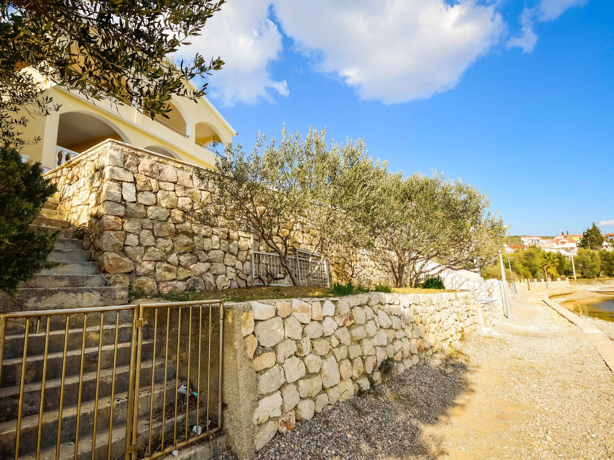 Photo 30 - Maison de 6 chambres à Jasenice avec piscine privée et vues à la mer