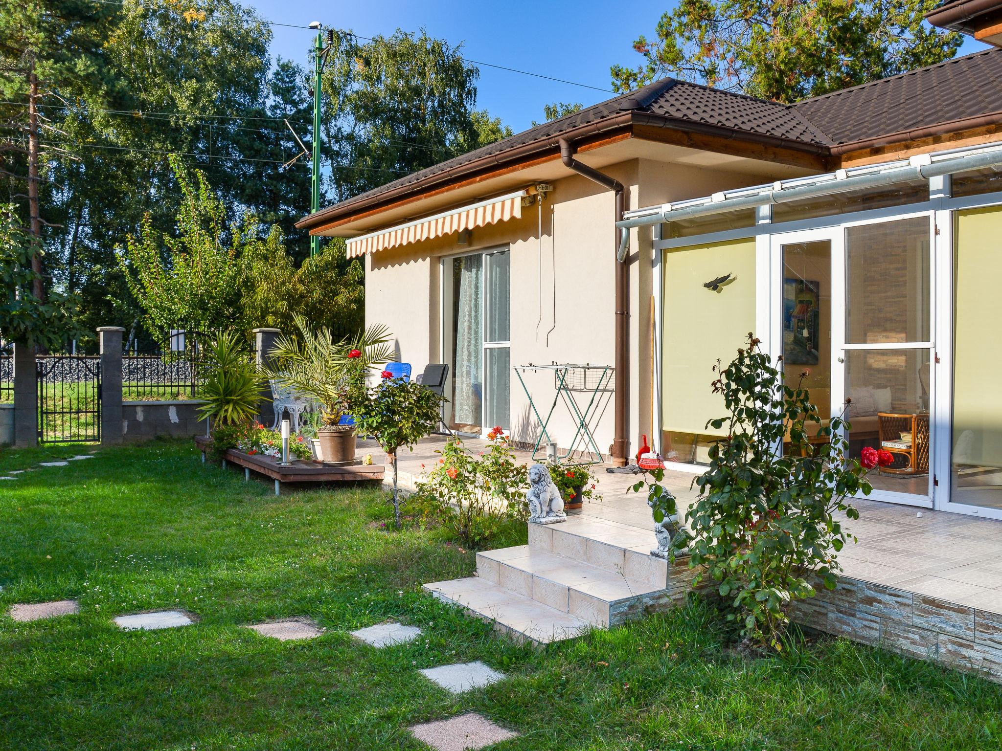 Foto 2 - Appartamento con 2 camere da letto a Balatonboglár con giardino e terrazza