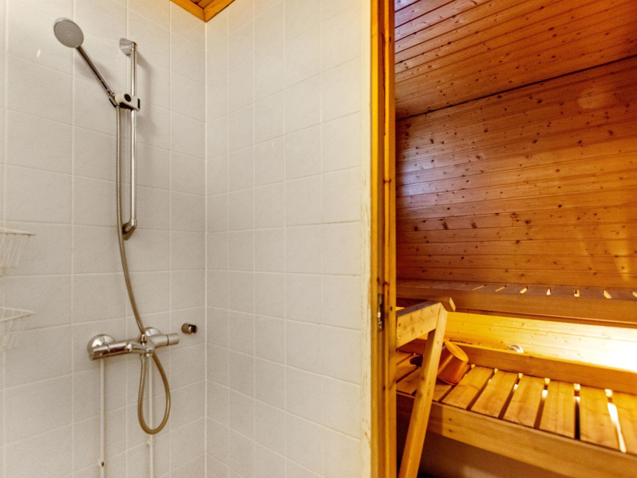 Foto 17 - Casa de 1 habitación en Puolanka con sauna y vistas a la montaña