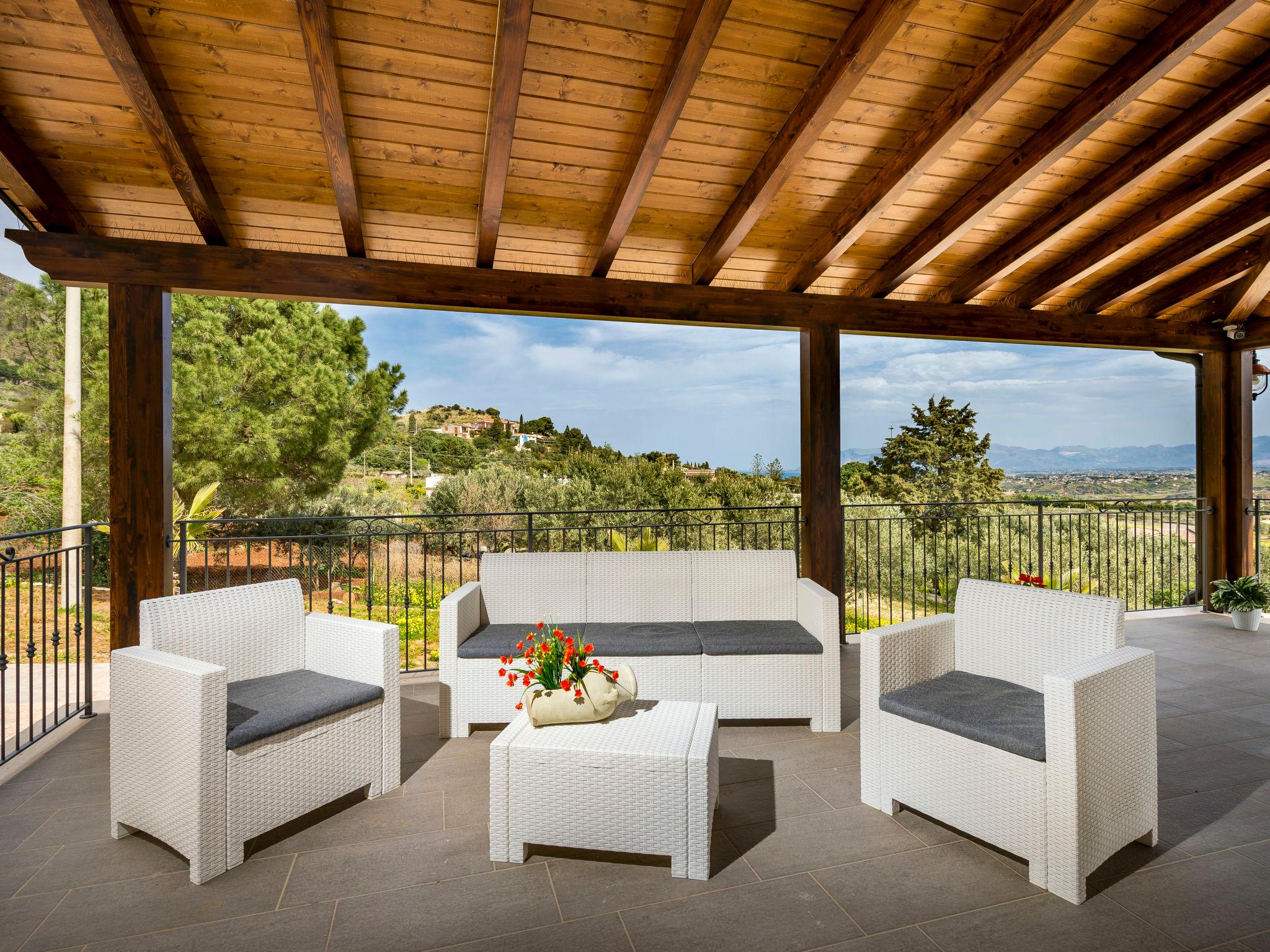 Photo 2 - Maison de 4 chambres à Castellammare del Golfo avec piscine privée et vues à la mer