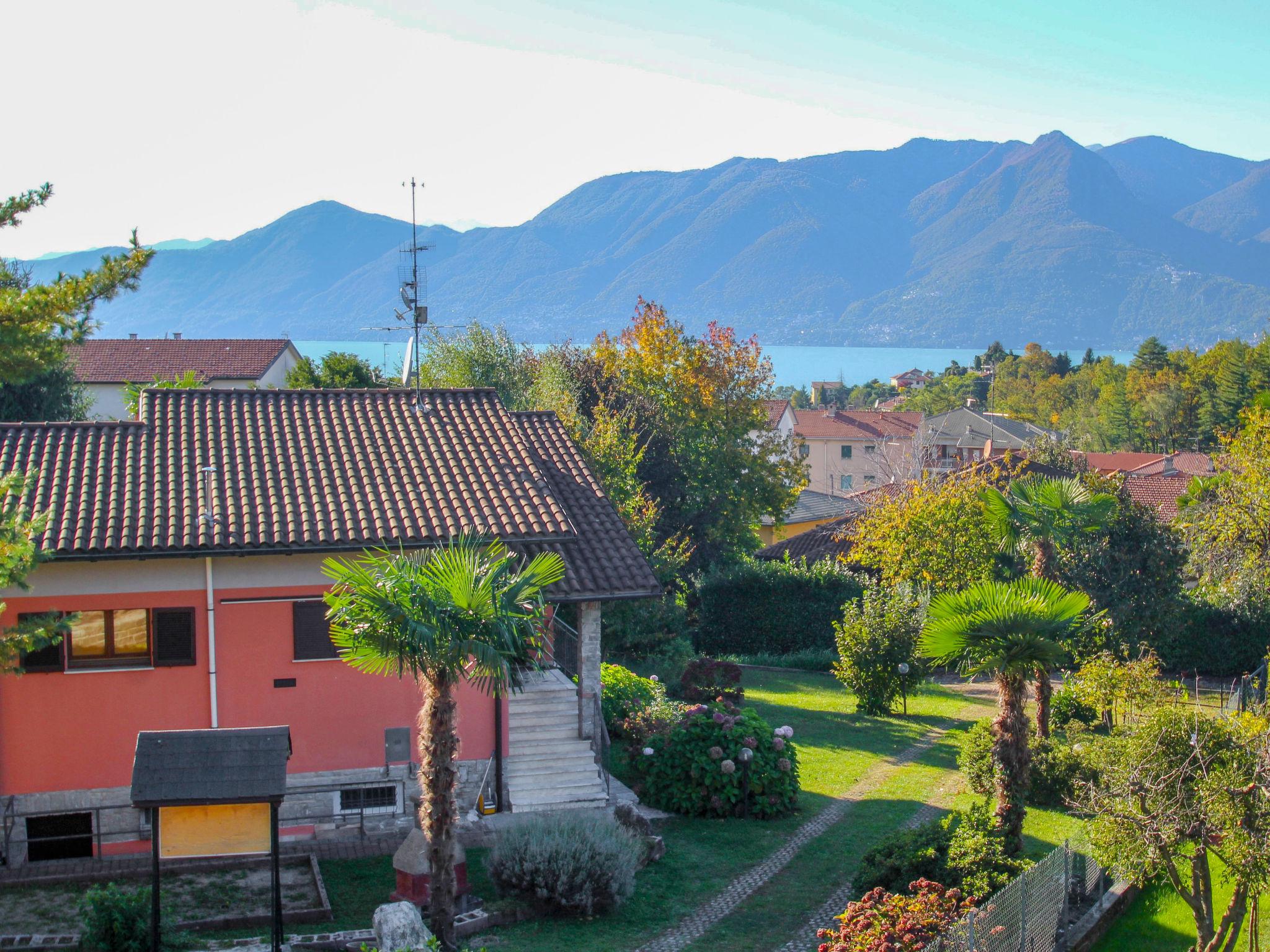 Foto 14 - Appartamento con 1 camera da letto a Luino con piscina e giardino