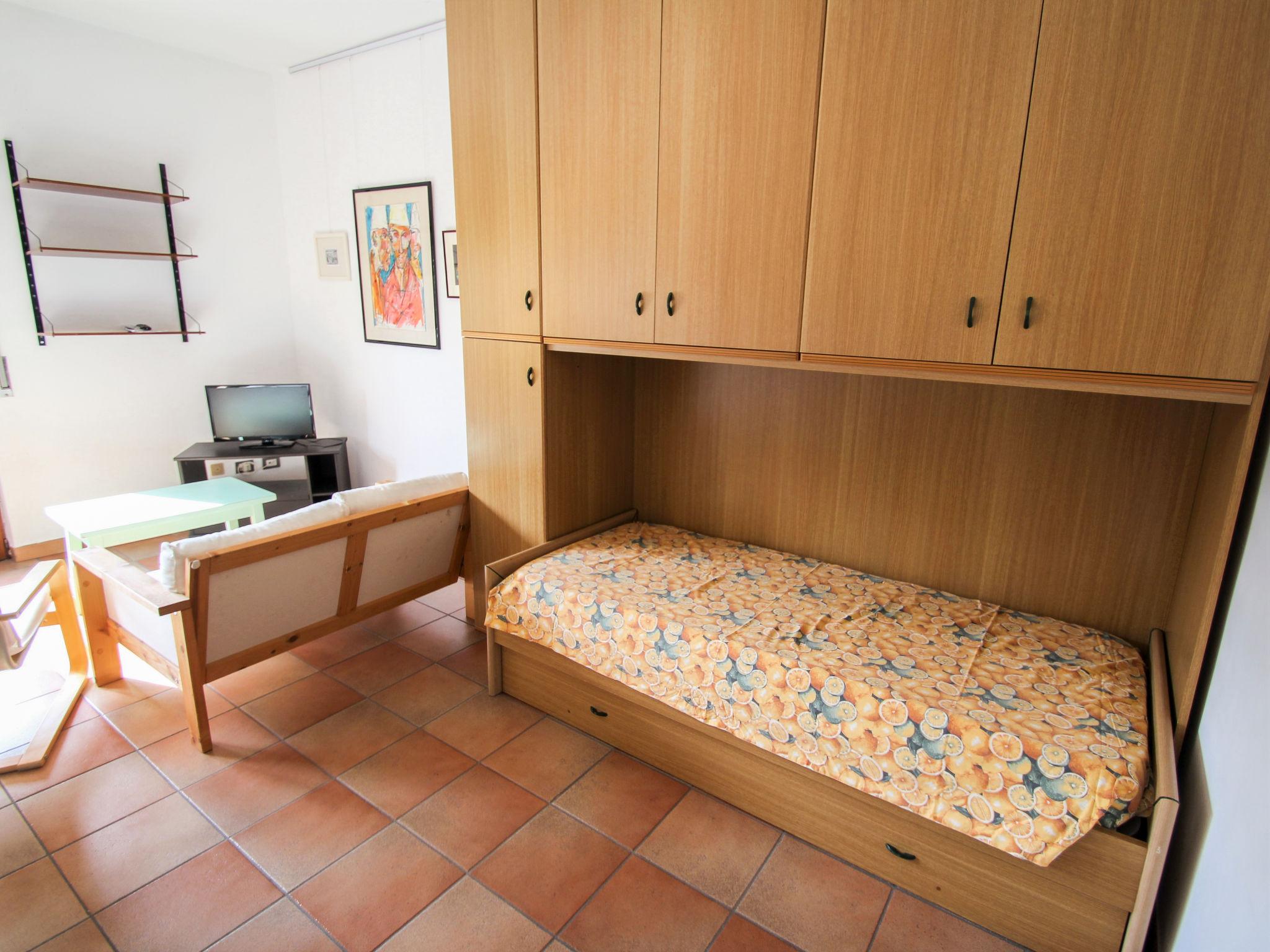 Photo 6 - Appartement de 1 chambre à Luino avec piscine et vues sur la montagne